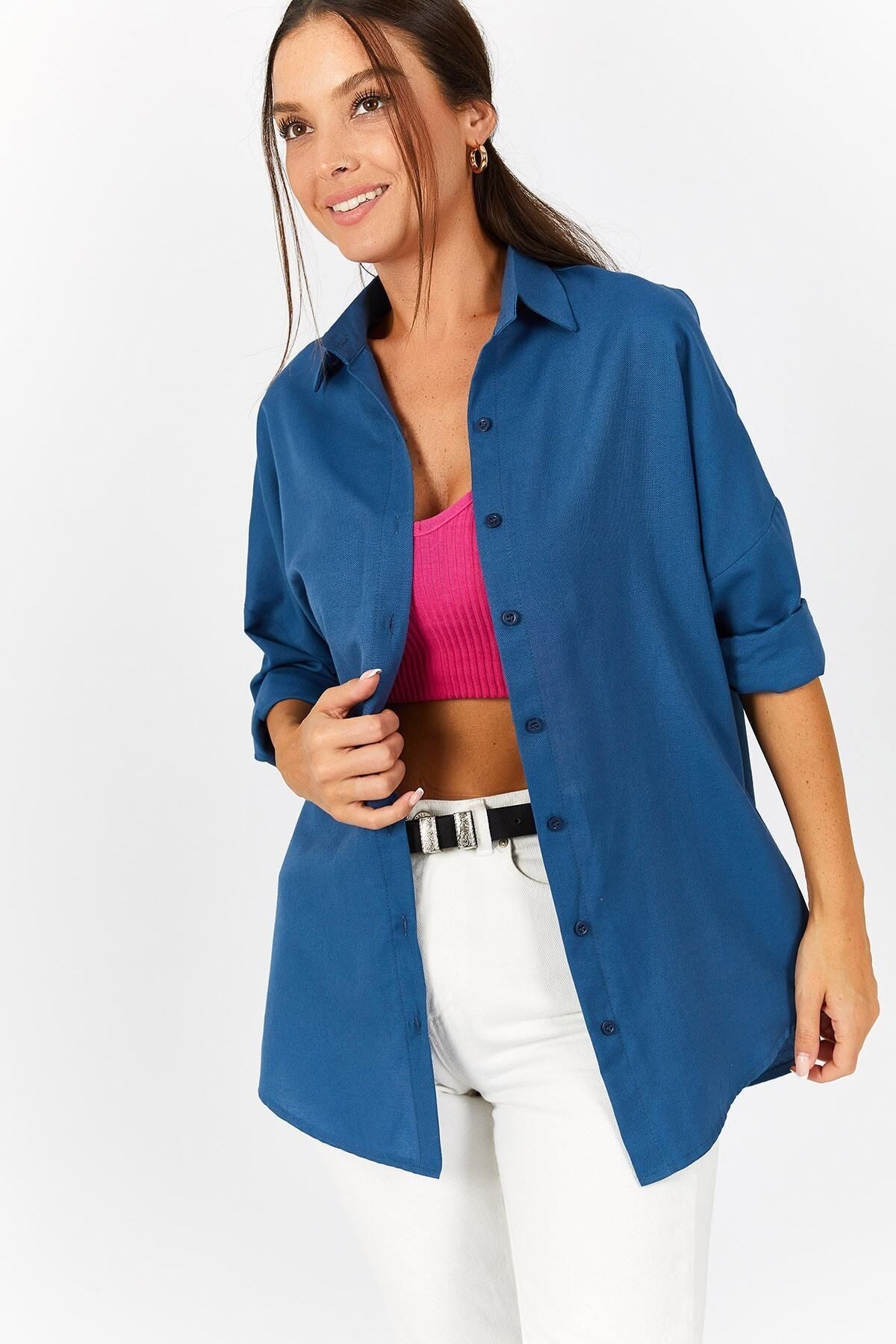 Kadın Lacivert Oversize Uzun Basic Gömlek ARM-22Y001118