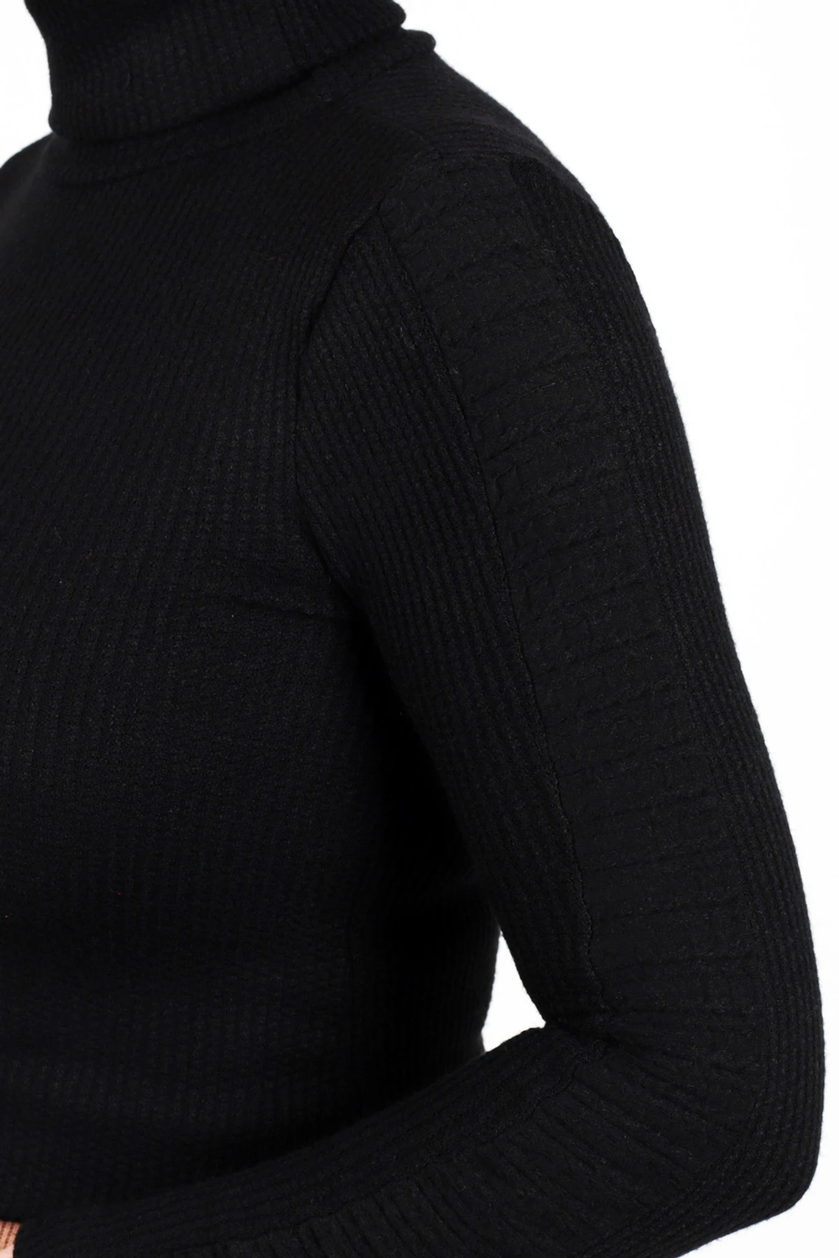 Kadın Siyah Balıkçı Yaka Kolu Şeritli Yumuşak Dokulu Bluz ARM-26K001043