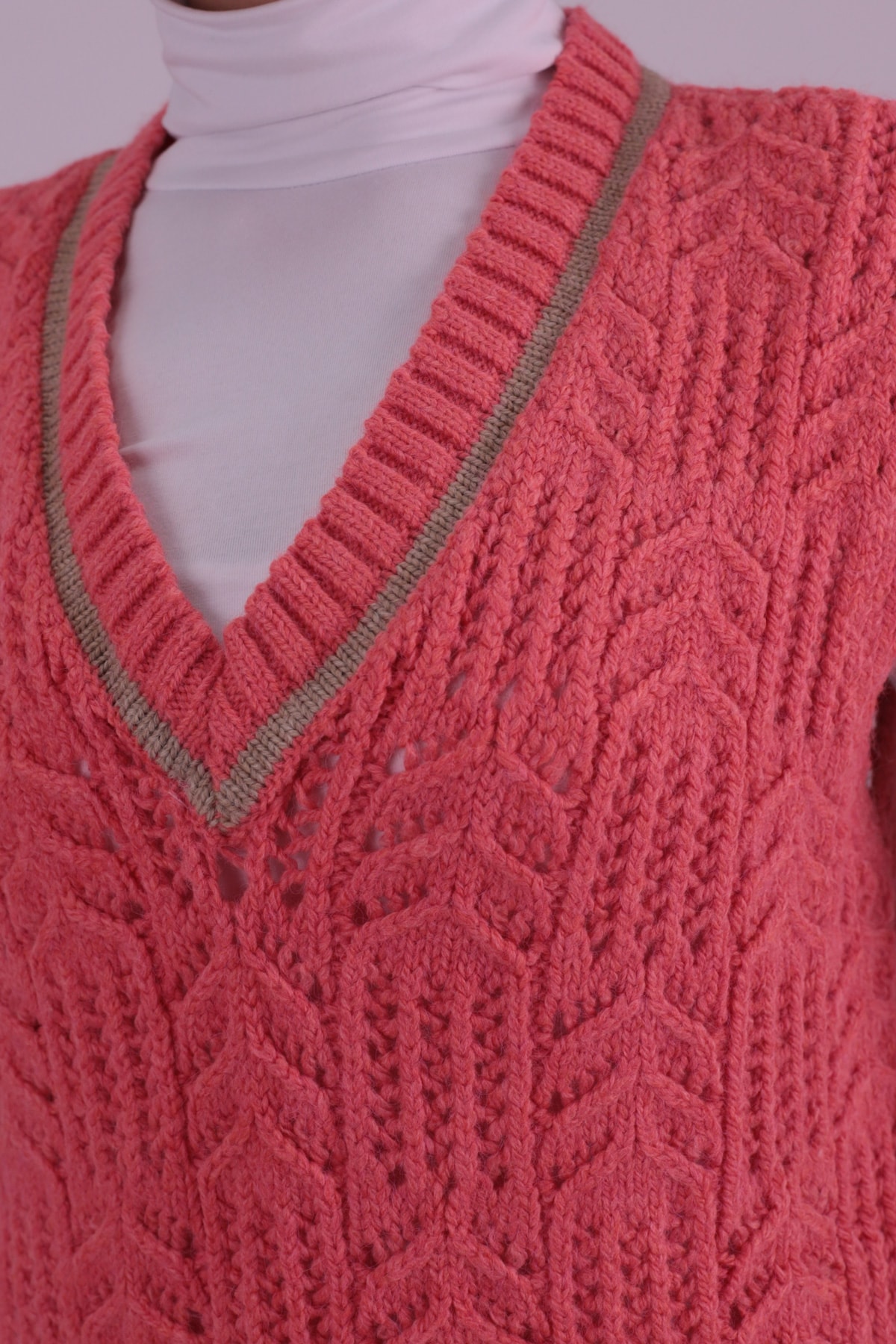 Kadın Mercan V Yaka Triko Süveter ARM-26K136004