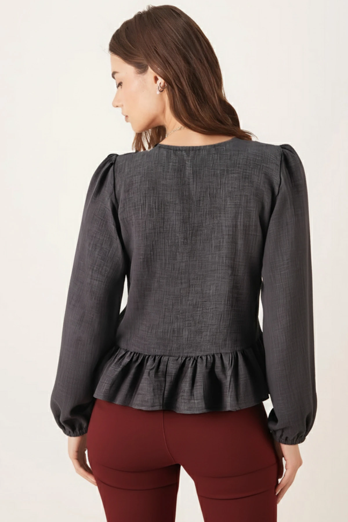 Kadın Füme Önden Bağlamalı Etek Ucu Fırfırlı Kolları Lastikli Bluz ARM-26K001019
