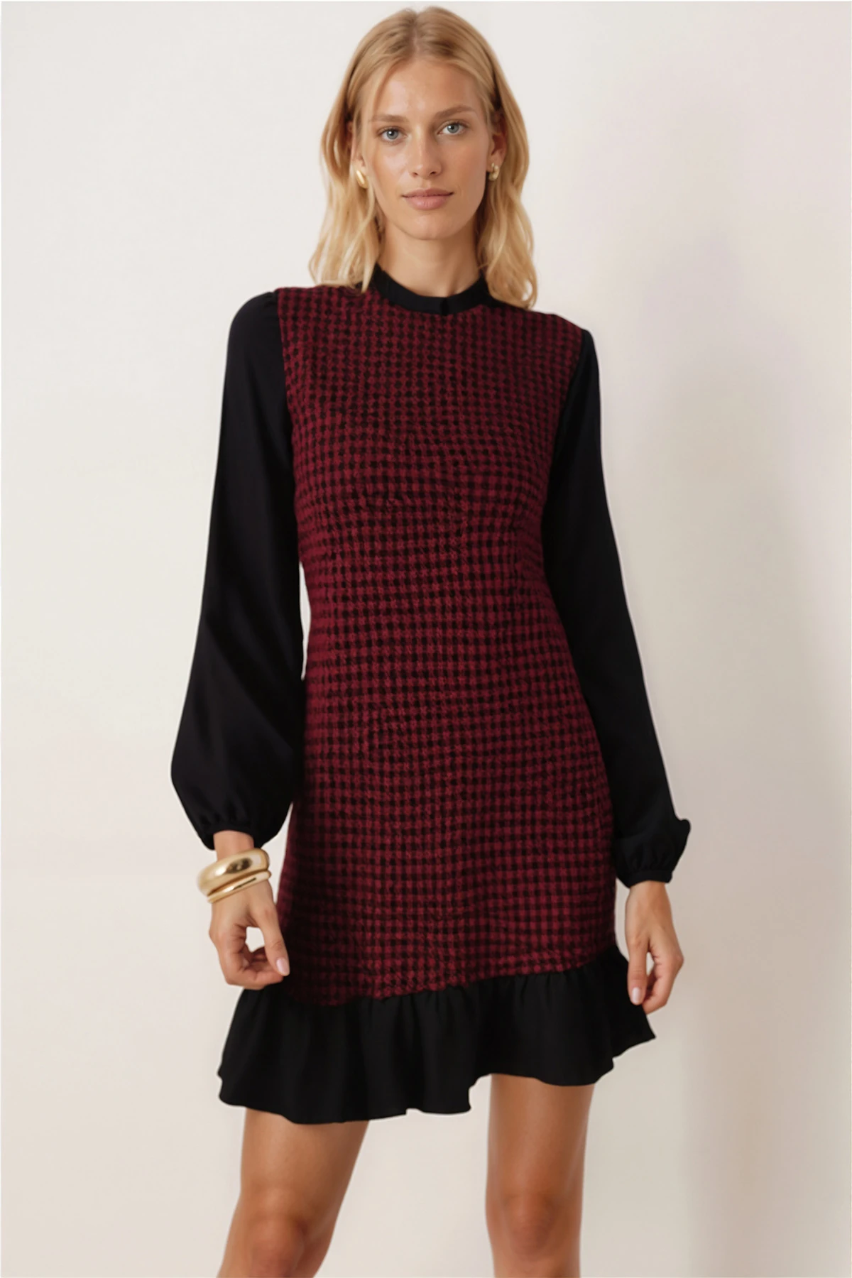 Kadın Bordo Yakası Ve Altı Fırfırlı Kazayağı Desen Elbise ARM-21Y001080