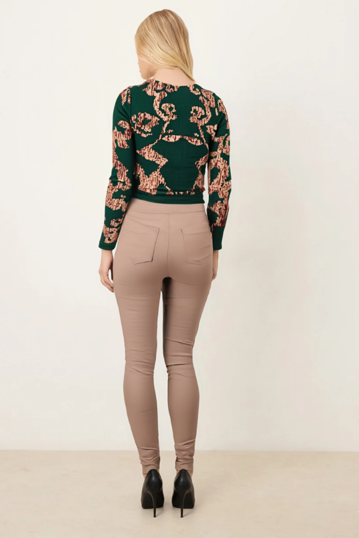 Kadın Bej Yüksek Bel Dar Paça Pantolon ARM-26K136081