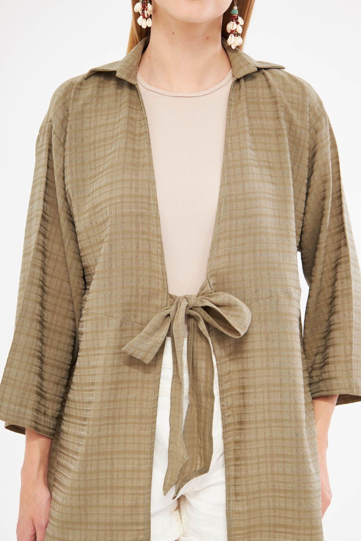 Kadın Haki Kendinden Çizgili Önden Bağlamalı Kimono Gömlek ARM-24Y001101
