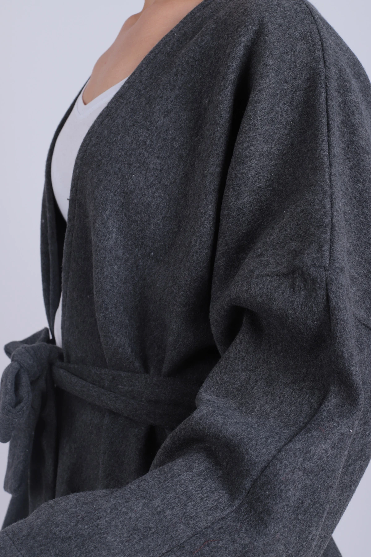 Kadın Antrasit V Yaka Kuşaklı Kaşe Kimono ARM-26K001049