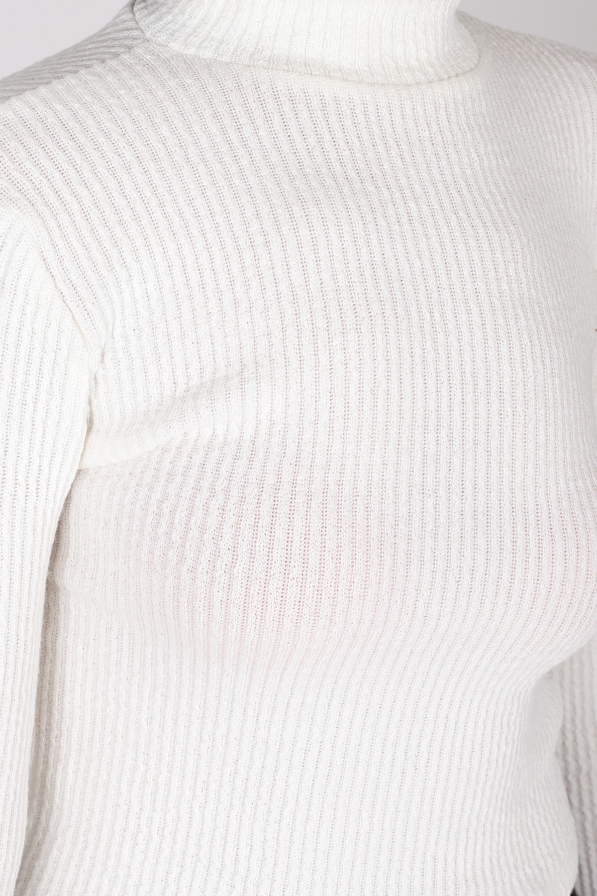 Kadın Beyaz Uzun Kollu Triko Crop Bluz ARM-26K042011