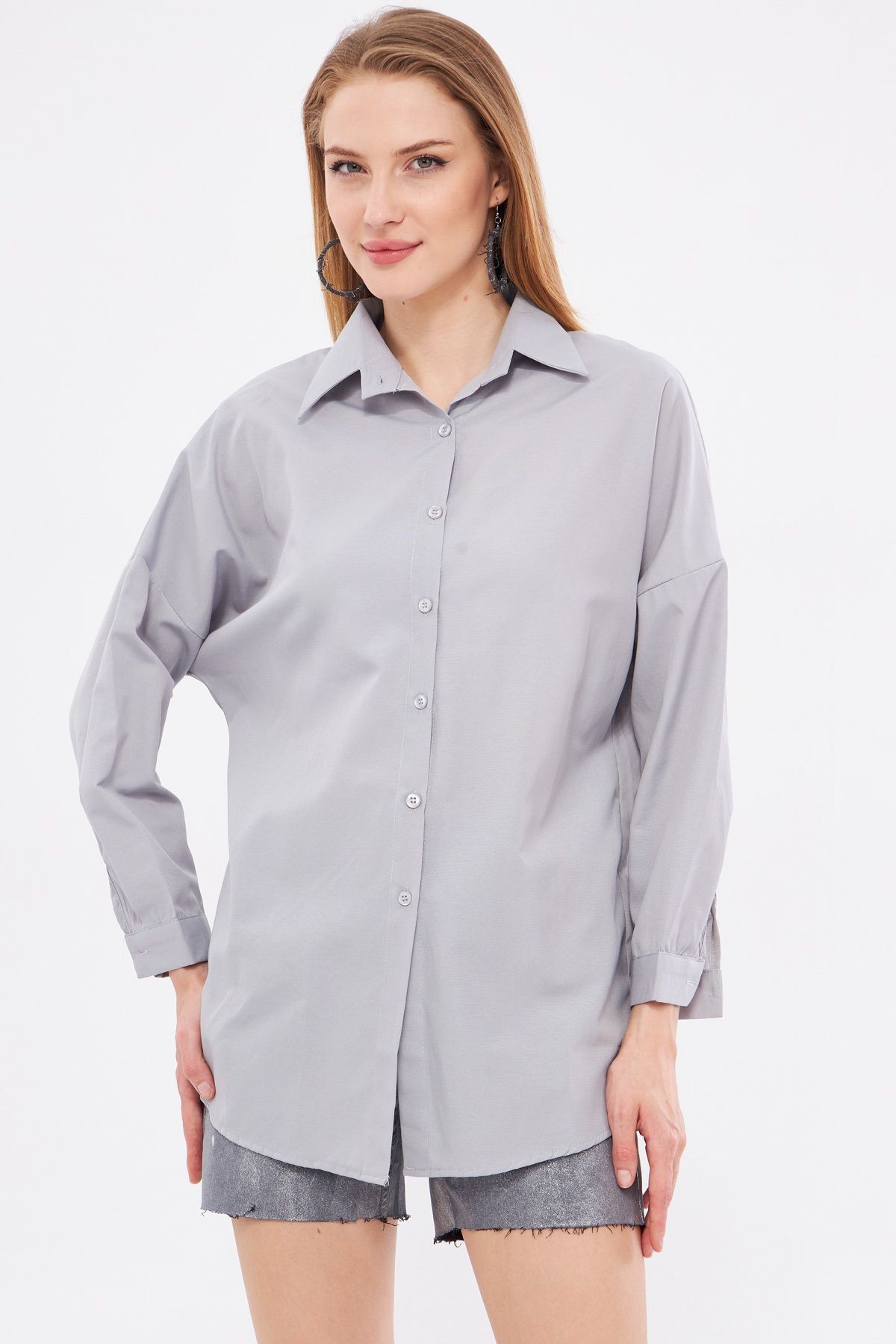 Kadın Gri Oversize Uzun Basic Gömlek ARM-22Y001118