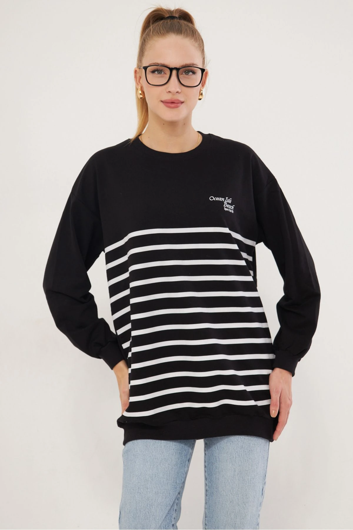 Kadın Siyah Sıfır Yaka Çizgili Uzun Sweatshirt ARM-25K024004