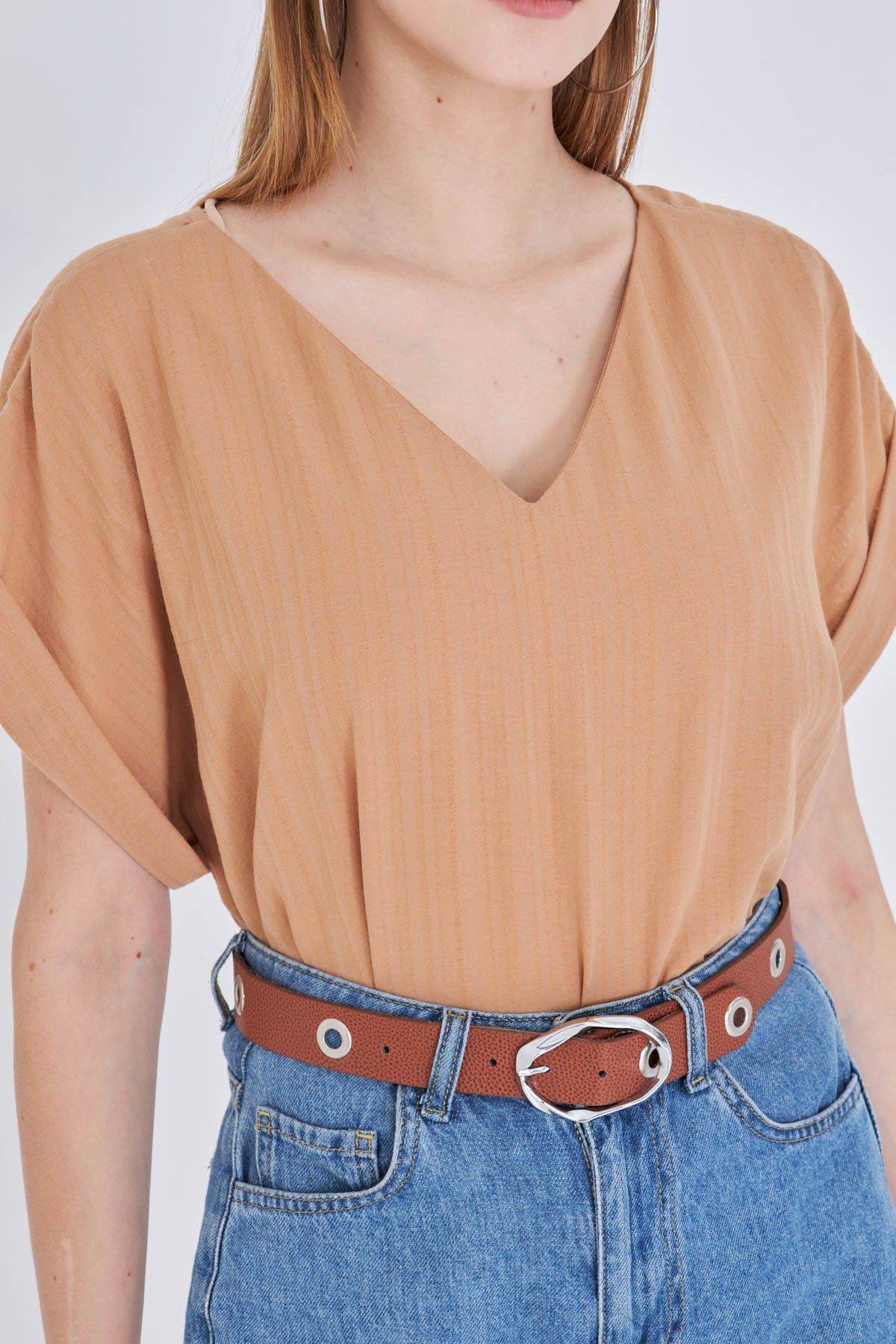 Kadın Vizon V Yaka Yanları Yırtmaçlı Arkası Uzun Duble Kol Detaylı Oversize Bluz ARM-24Y001074