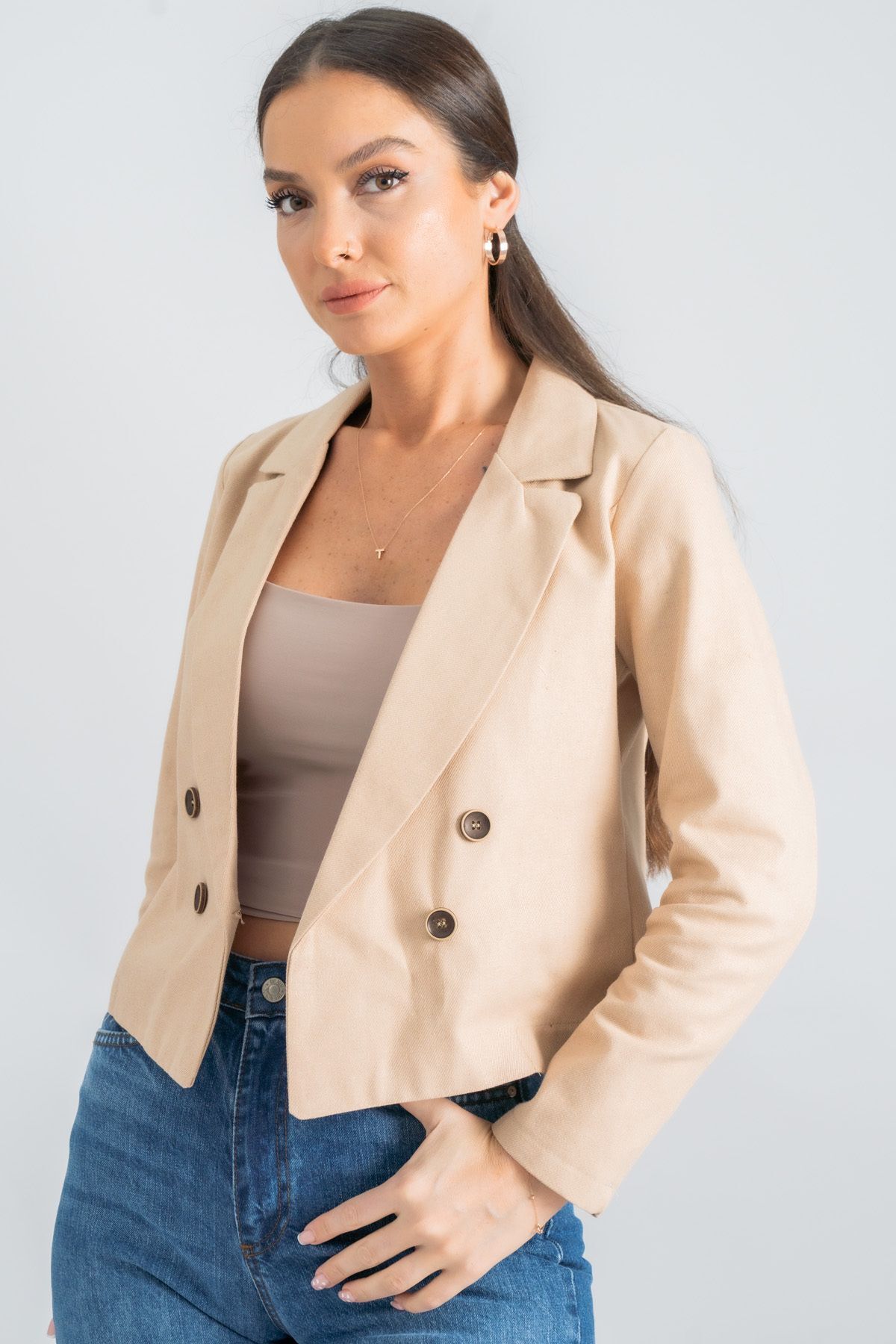 Kadın Bej Kruvaze Yaka Gabardin Crop Ceket ARM-24Y001010