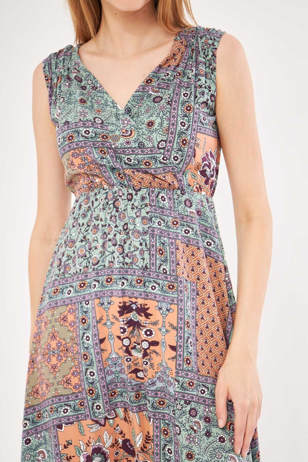Kadın Somon Desenli Beli Ve Omzu Lastikli Kruvaze Yaka Midi Boy Elbise ARM-24Y001052
