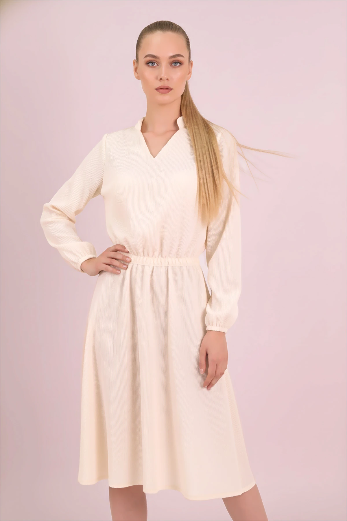 Kadın Ekru Kadife V Yaka Beli Lastikli İnce Fitilli Kloş Elbise ARM-25K001049