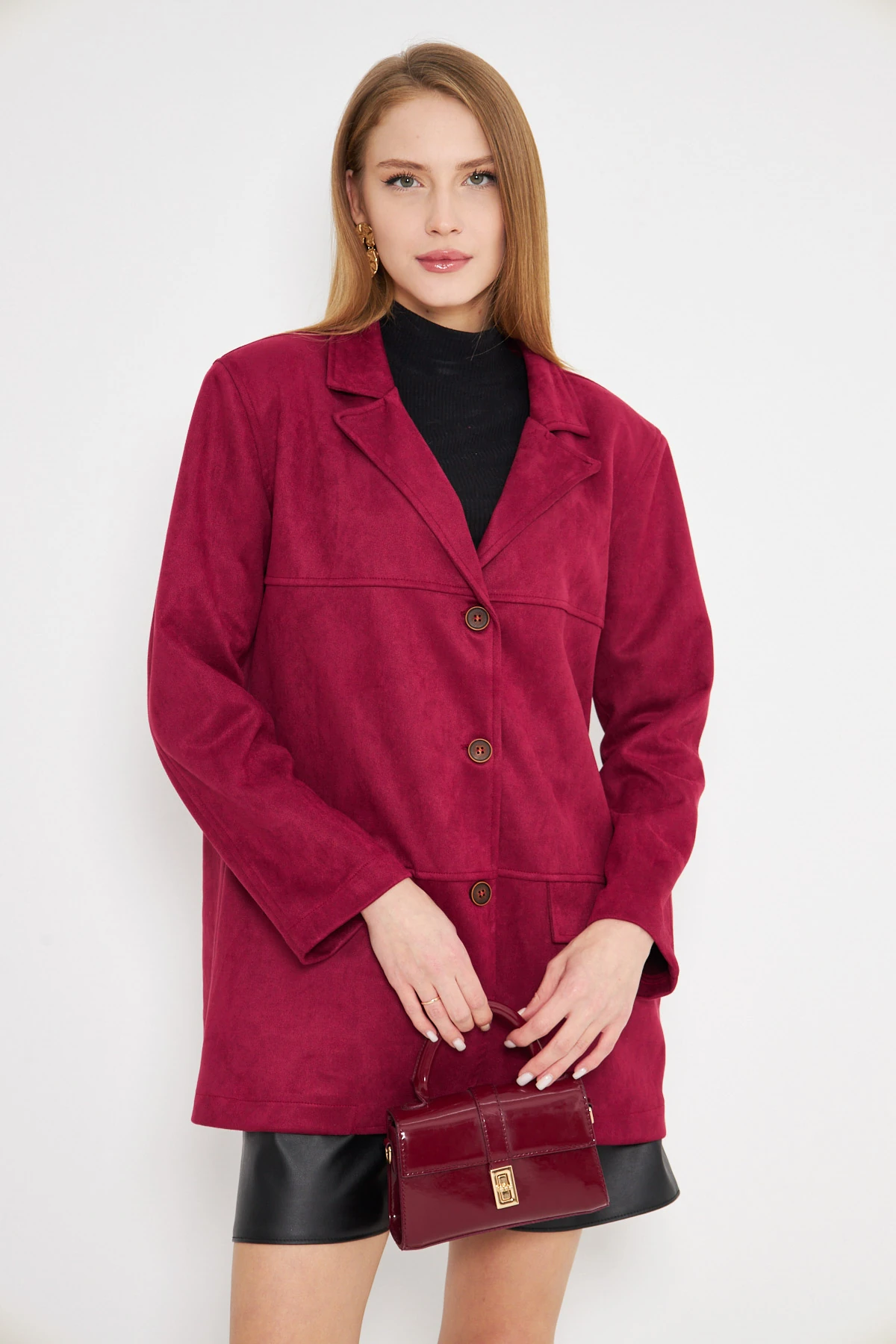 Kadın Bordo Yakalı Cep Kapaklı Düğmeli Vatkalı Premium Süet Oversize Ceket ARM-25K001057