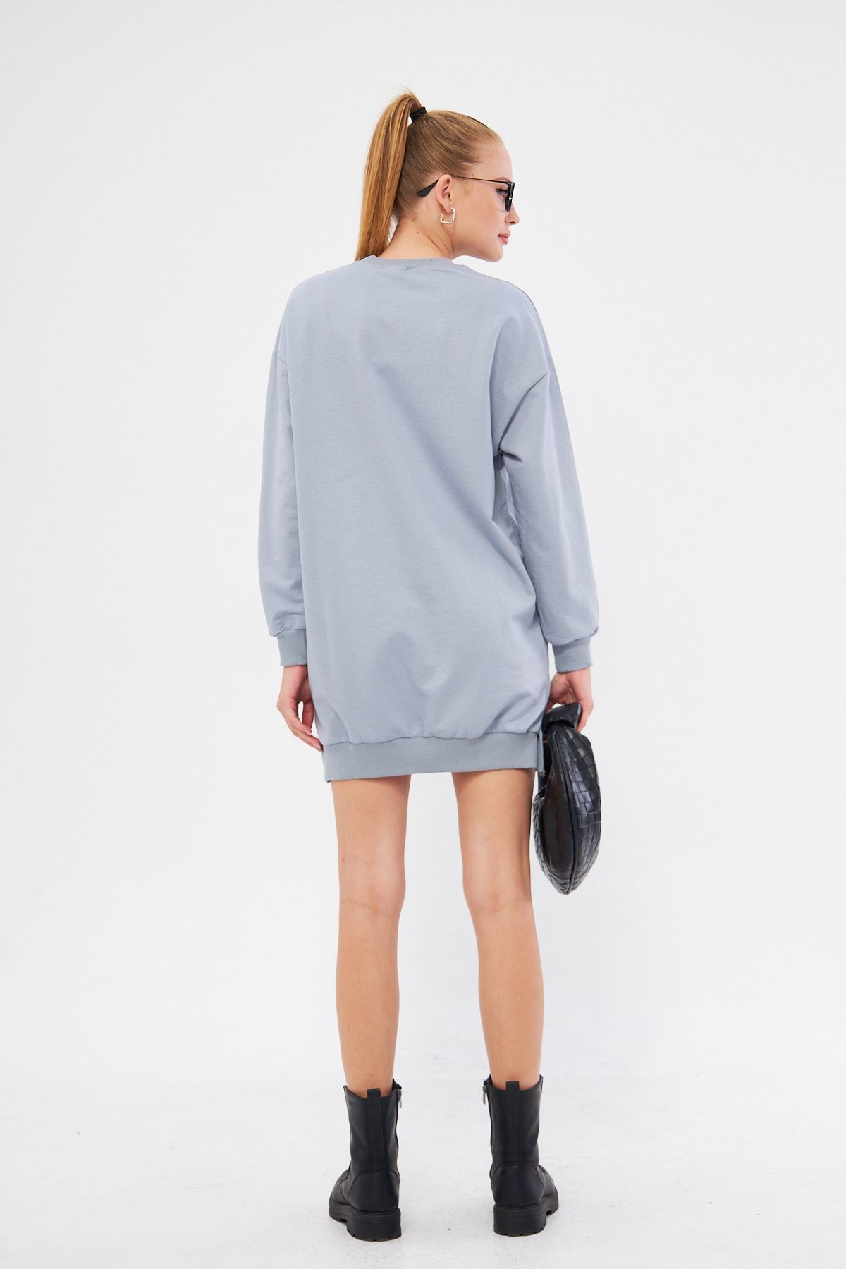 Kadın Gri Bisiklet Yaka Önü Yazılı Tunik Sweatshirt ARM-25K001029