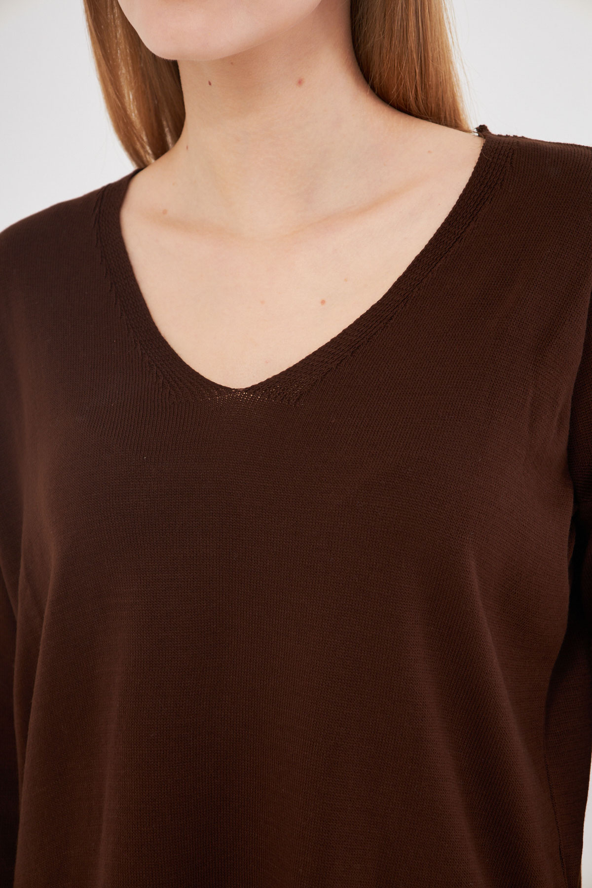 Kadın Kahve V Yaka Ön Kısa Arkası Uzun Triko Kazak ARM-22Y012013