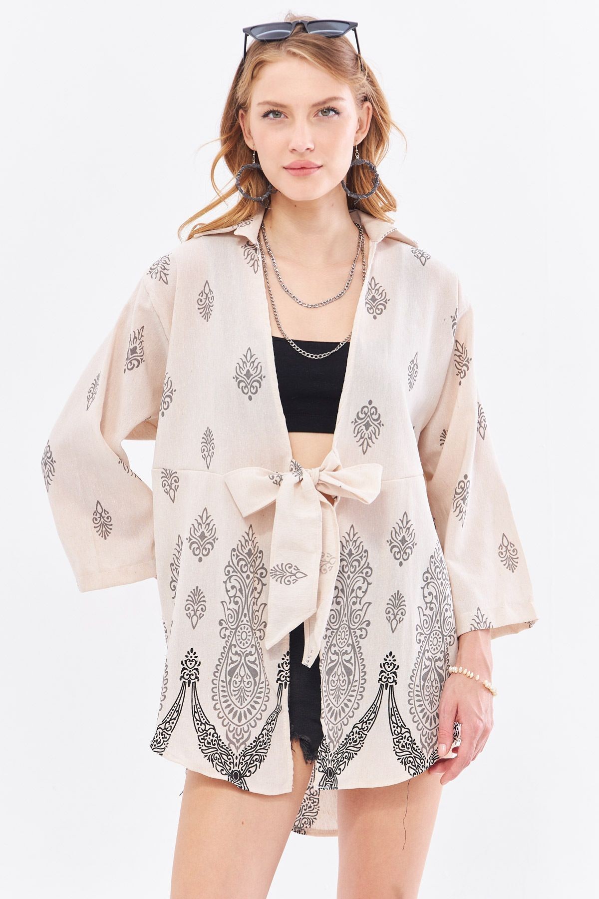 Kadın Gri Desenli Keten Görünümlü Eteği Sulu Önden Bağlamalı Kimono Gömlek ARM-24Y001092