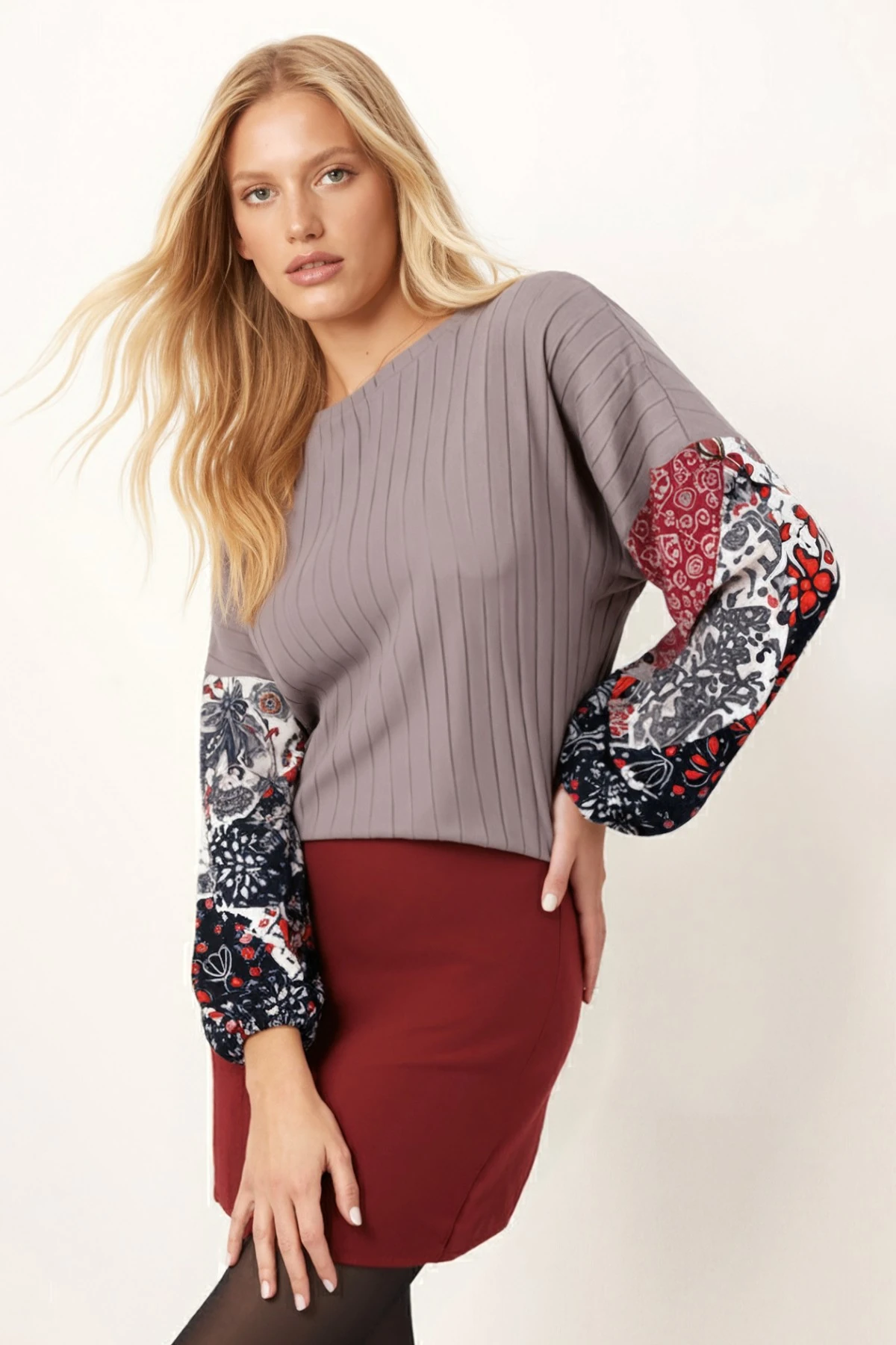 Kadın Açık Bej Kolu Desenli Balonlu Triko Kazak ARM-20K081001