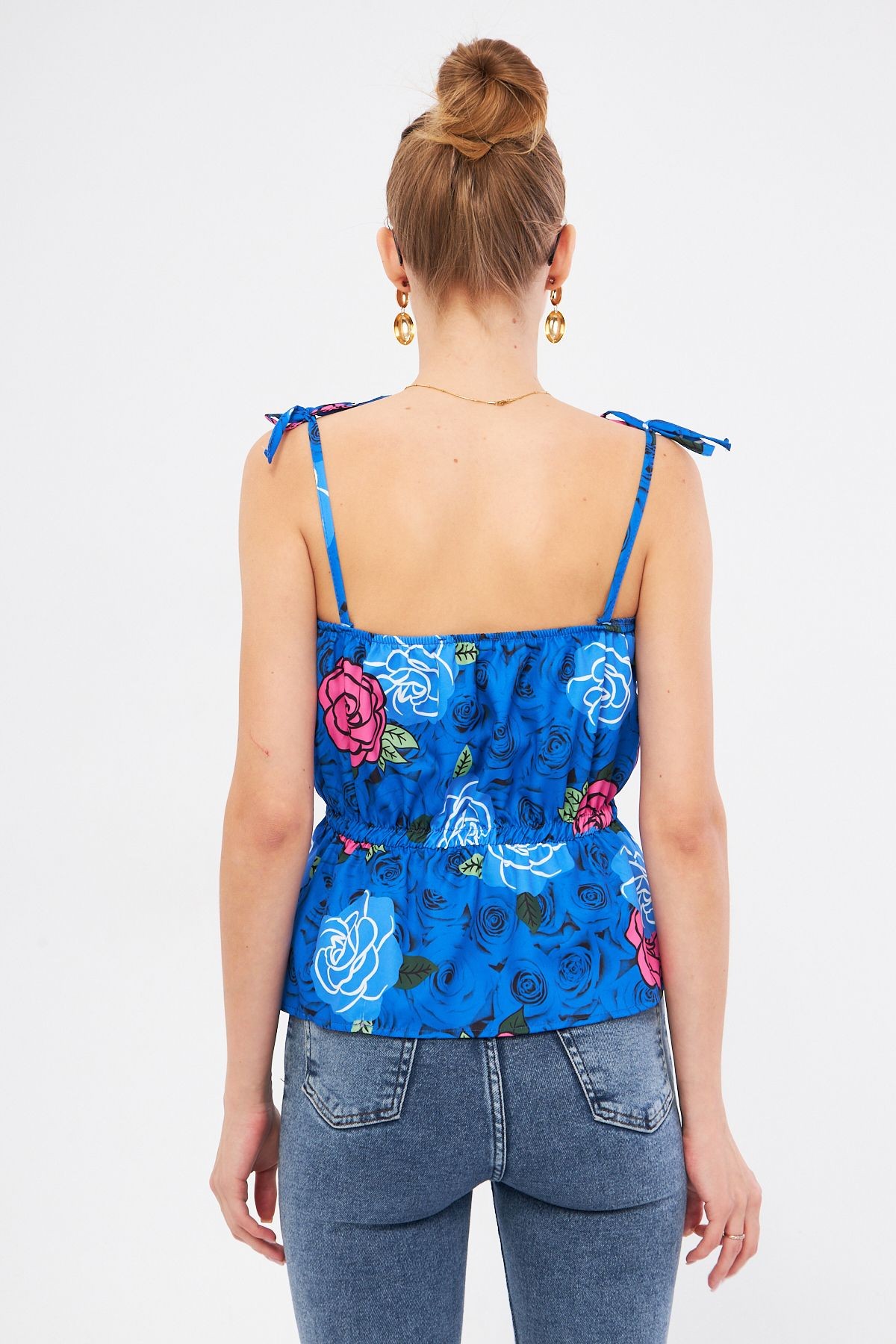 Kadın Saks Desenli Beli Lastikli Askıları Bağlama Detaylı Straplez Crop Bluz ARM-24Y001116