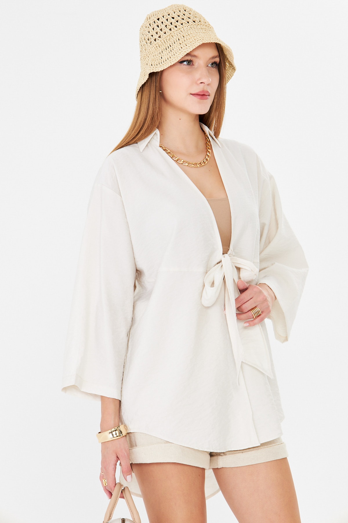 Kadın Açık Bej Kendinden Çizgili Önden Bağlamalı Kimono Gömlek ARM-24Y001101