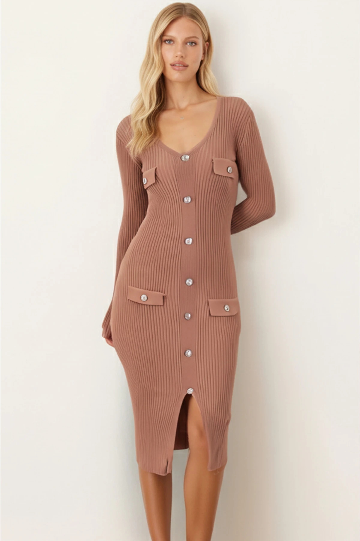 Kadın Camel V Yaka Önü Yırtmaçlı Düğme Detaylı Triko Elbise ARM-26K136074