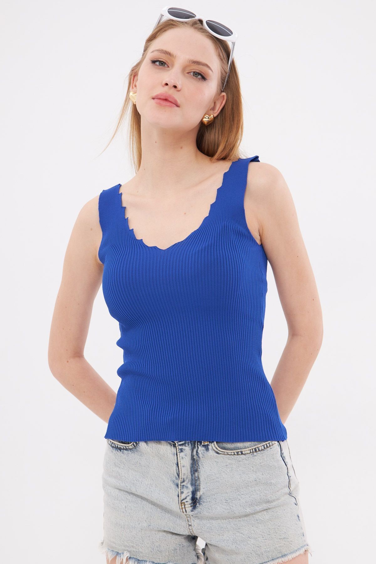 Kadın Saks Zigzaglı V Yaka Kaşkorse Bluz ARM-23Y069004