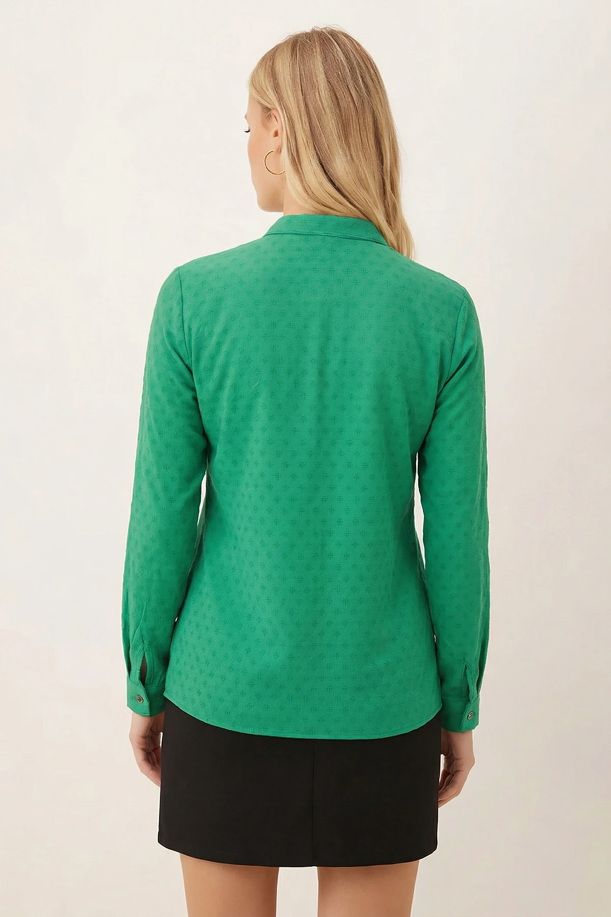 Kadın Yeşil Yakası Bağlamalı Desenli Gömlek ARM-20K001150