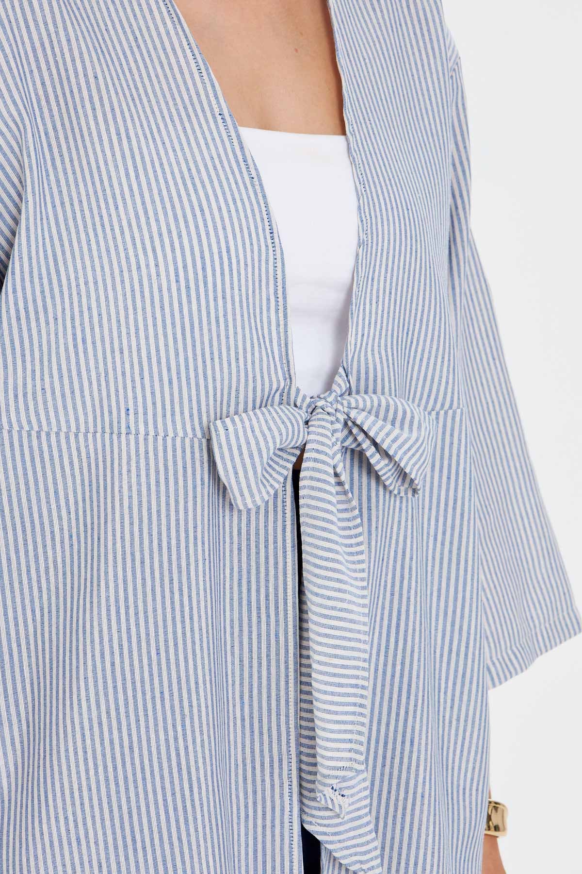 Kadın Lacivert Çizgili Önden Bağlamalı Kimono Gömlek ARM-25Y001085
