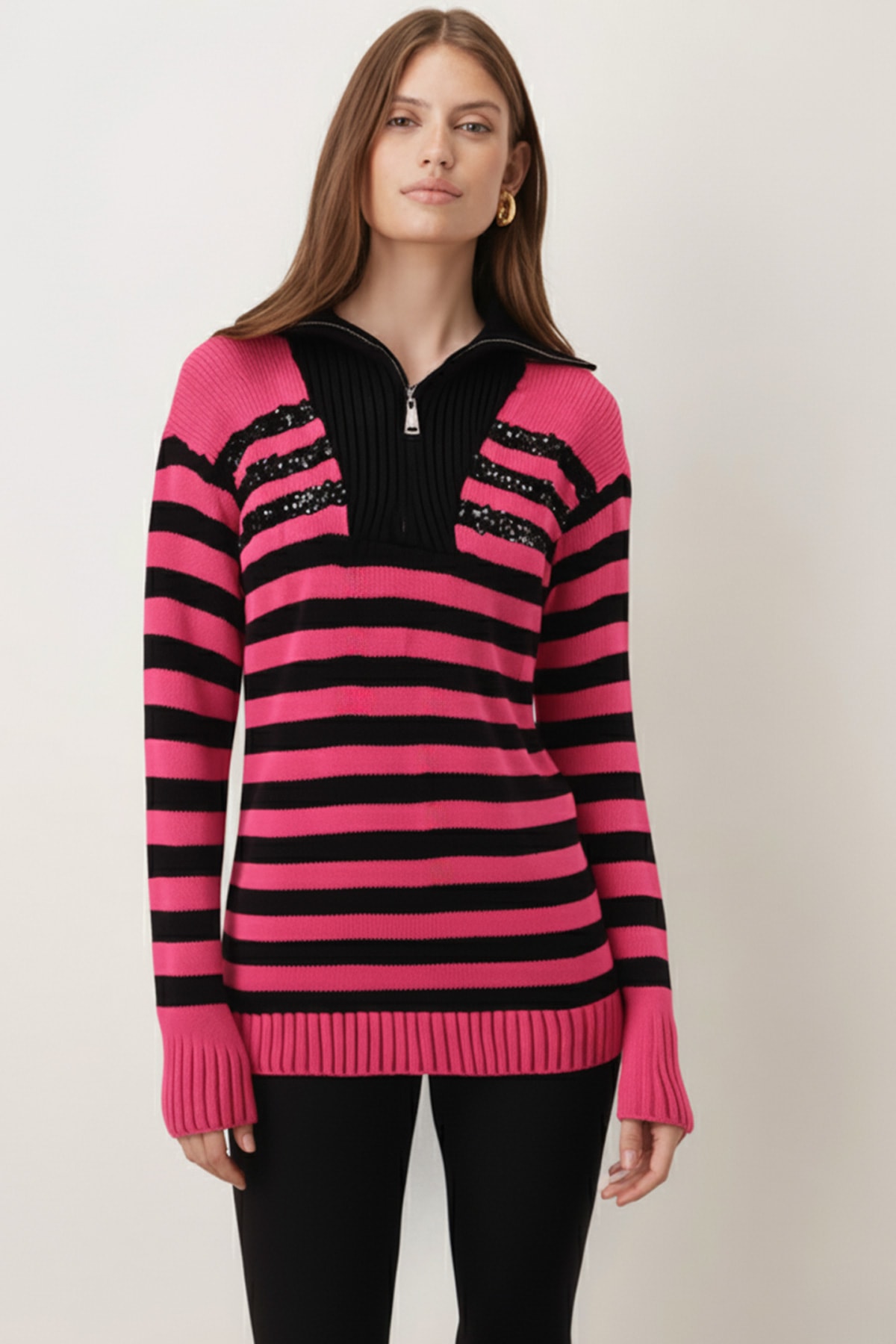 Kadın Pembe Yakası Fermuar Detaylı Pullu Triko Kazak ARM-26K136035