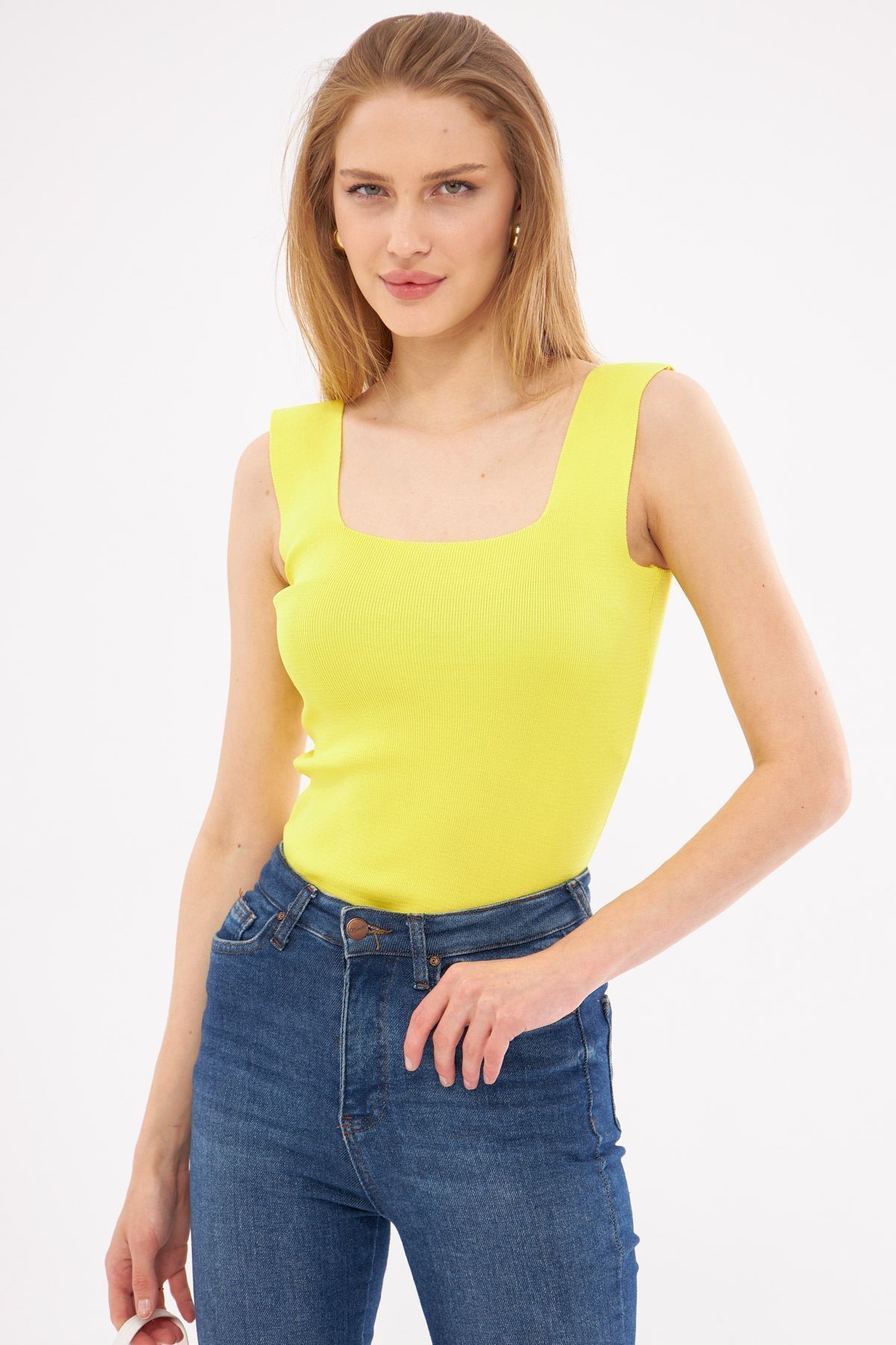 Kadın Sarı Kalın Askılı Kaşkorse Bluz ARM-23Y069001