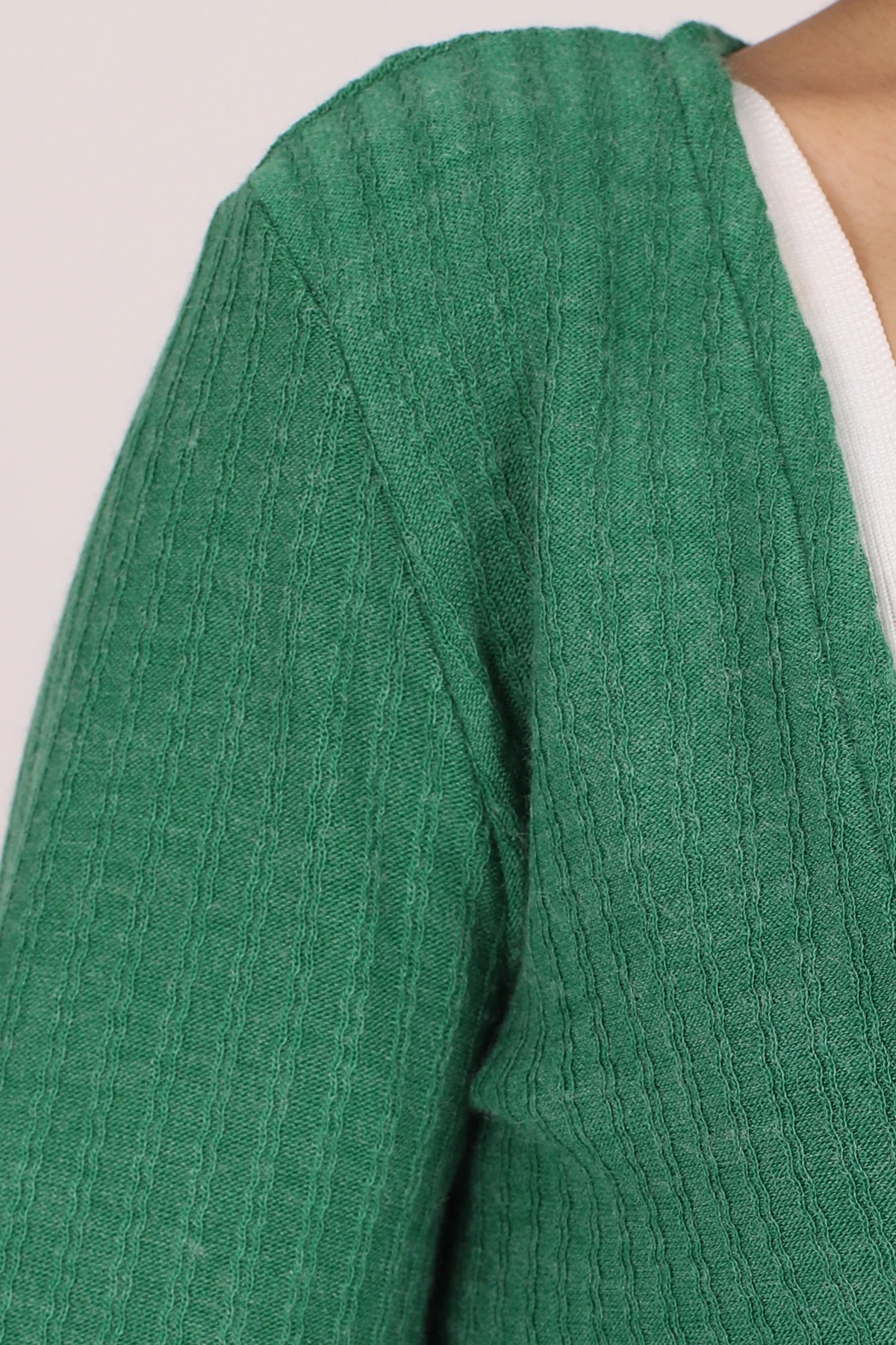 Kadın Yeşil V Yaka Yumuşak Dokulu Önü Bağlamalı Kolları Lastikli Triko Hırka ARM-26K001010