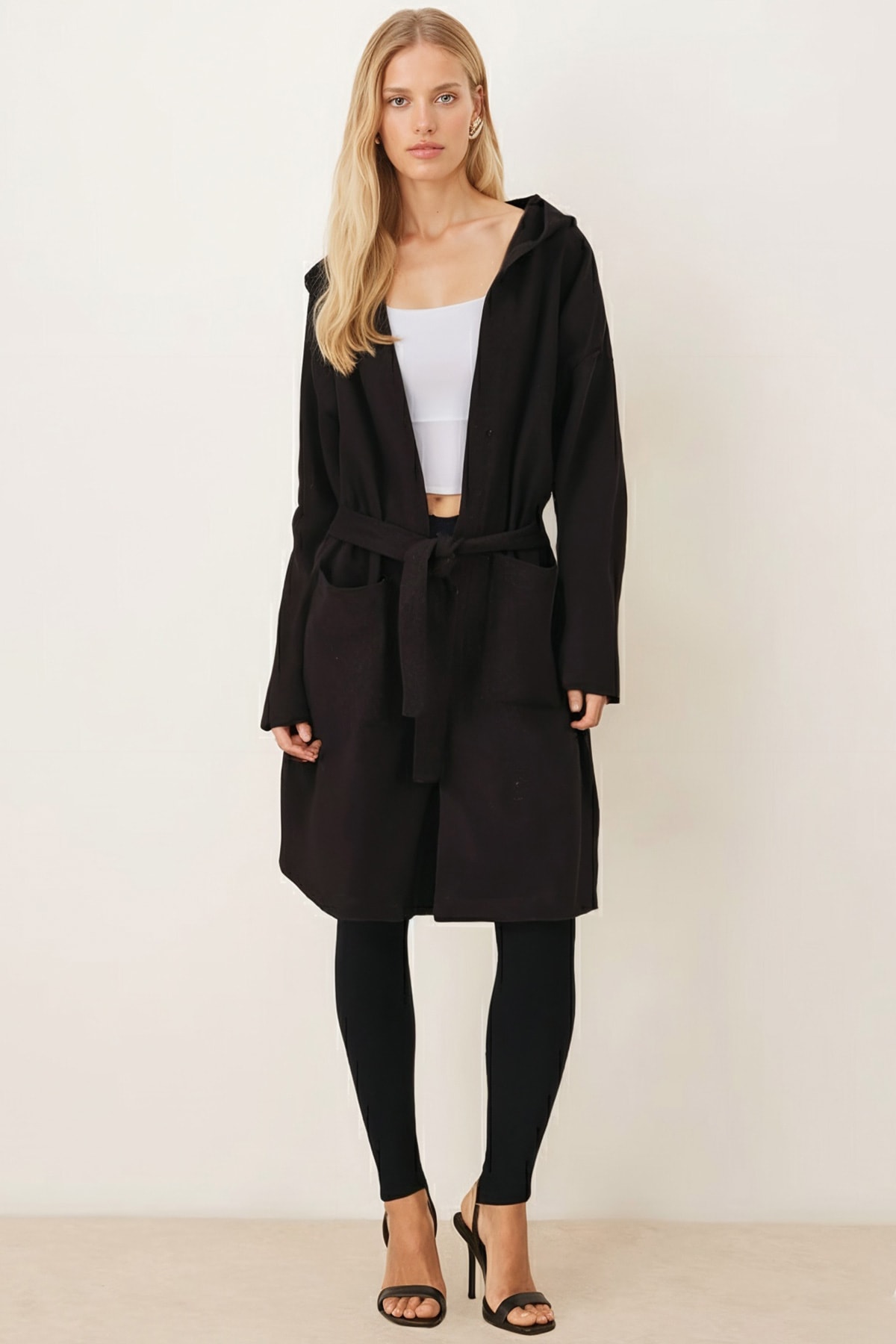 Kadın Kahve Beli Kuşaklı Cepli Kapüşonlu Oversize Kaşe Kaban ARM-26K001025