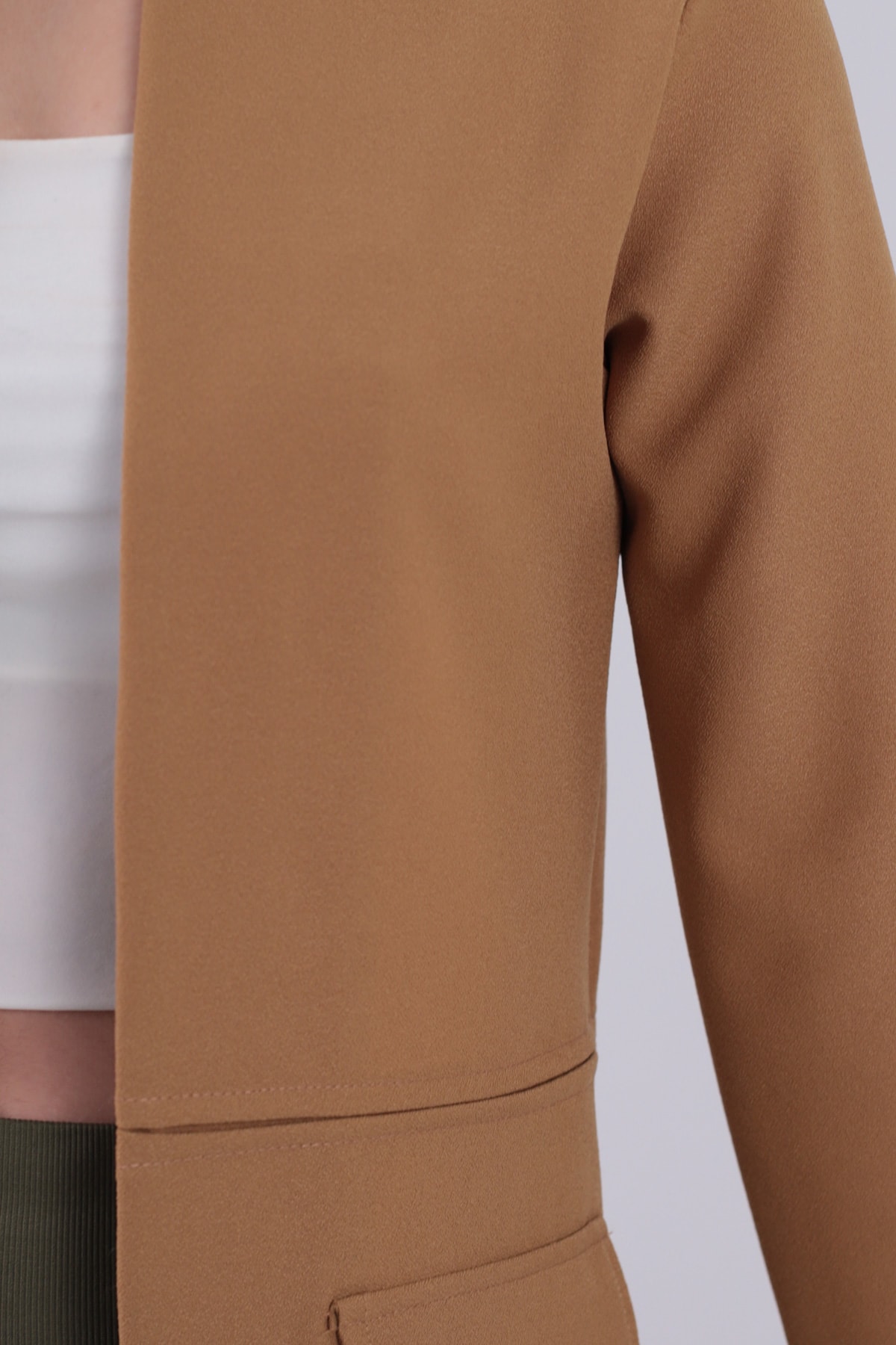 Kadın Açık Kahve Beli Dikişli Uzun Ceket ARM-26K001017