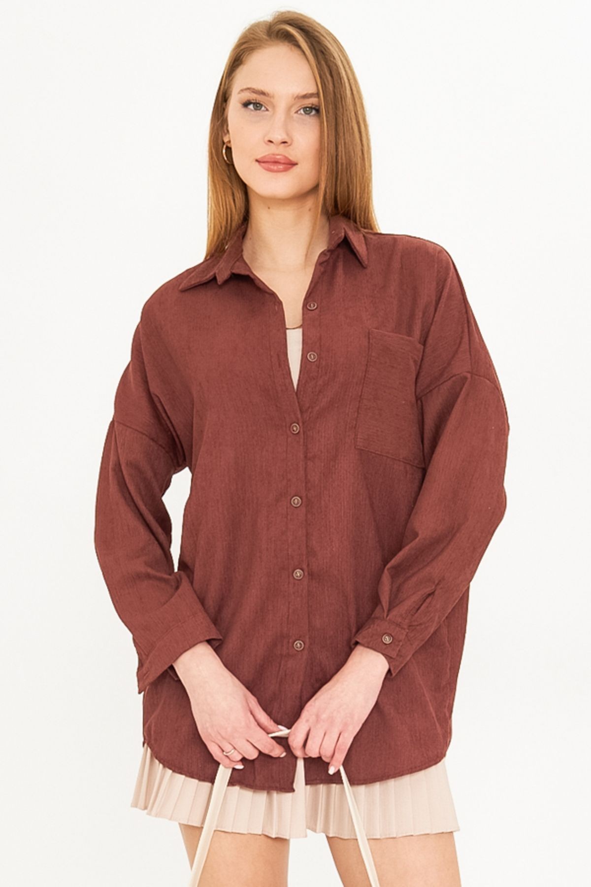 Kadın Kahve Cepli Oversize İnce Fitilli Kadife Gömlek ARM-24K001076