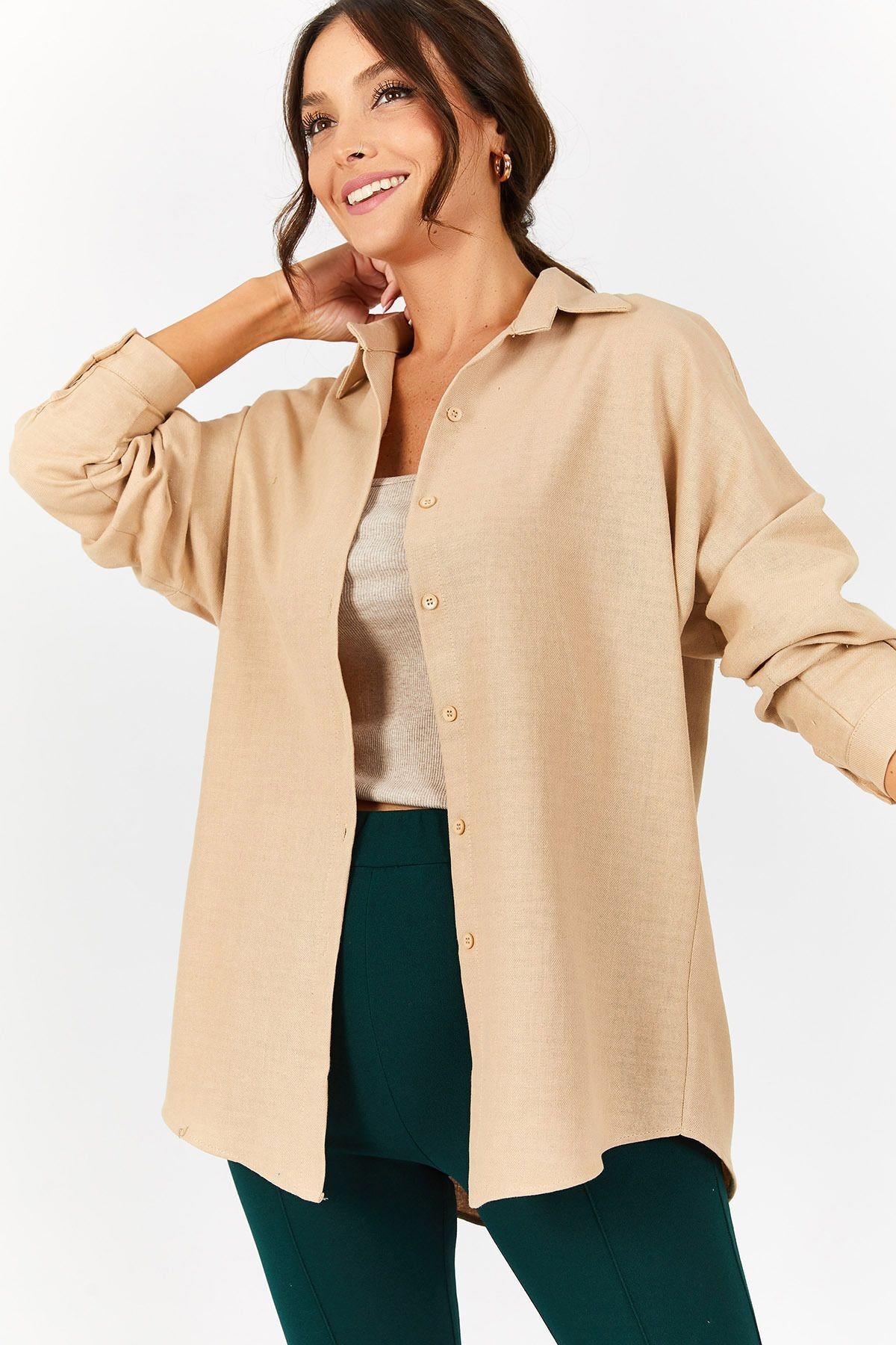 Kadın Bej Oversize Uzun Basic Gömlek ARM-22Y001118