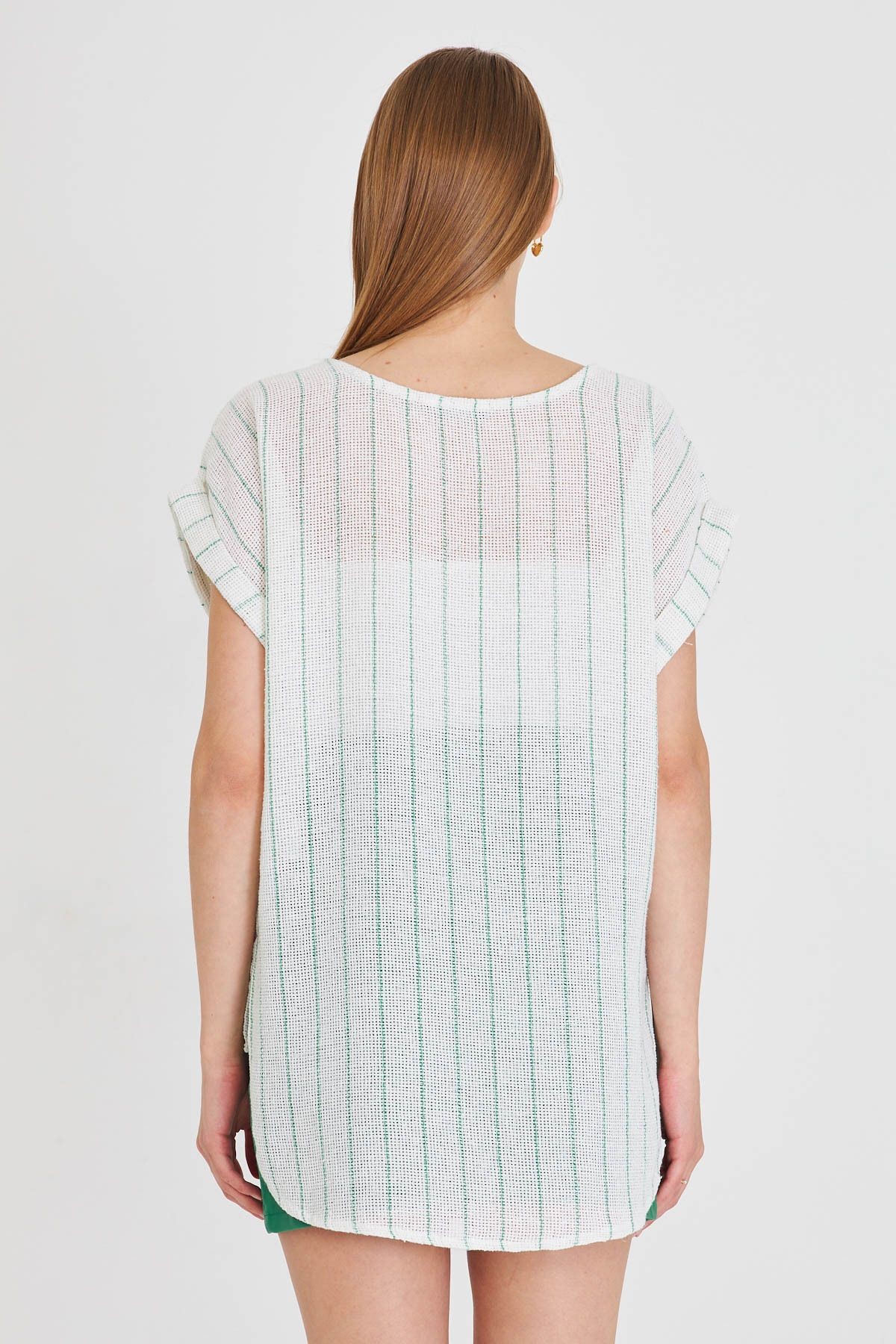 Kadın Yeşil V Yaka Yanları Yırtmaçlı Arkası Uzun Duble Kol Detaylı Oversize Bluz ARM-25Y001056