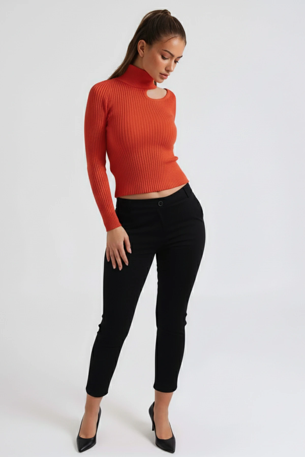 Kadın Siyah Cepli Kumaş Pantolon ARM-26K136080