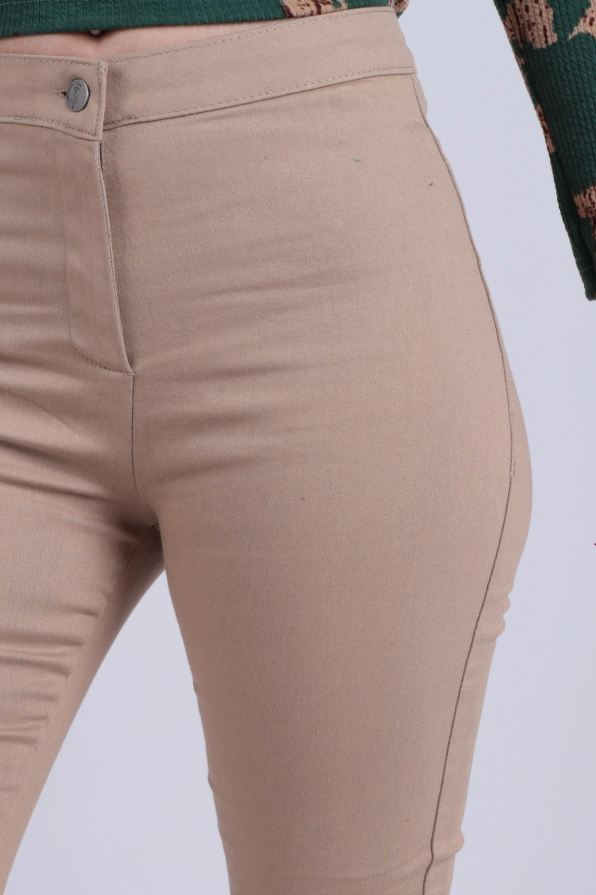 Kadın Bej Yüksek Bel Dar Paça Pantolon ARM-26K136081