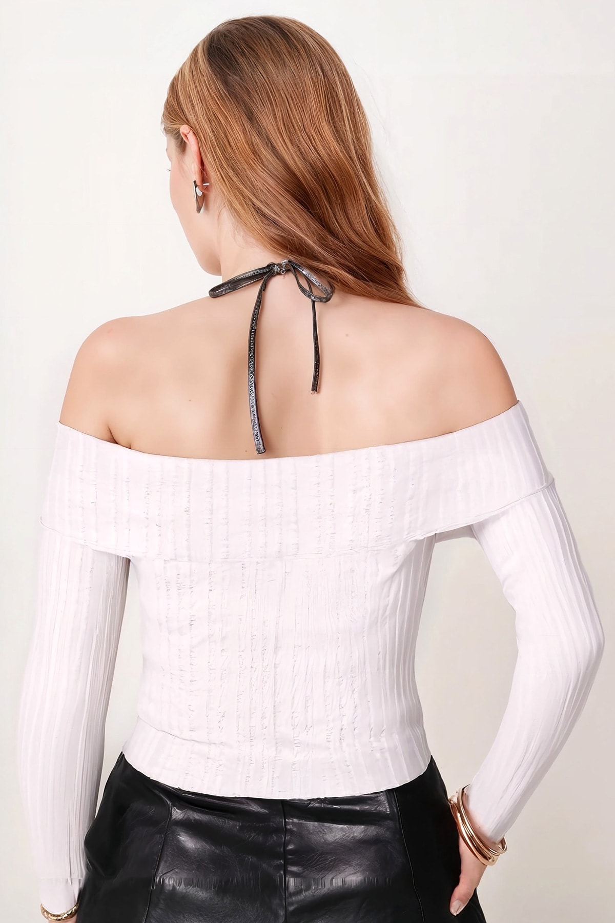 Kadın Gri Kayık Yaka Fermuarlı Crop Bluz ARM-26K042010