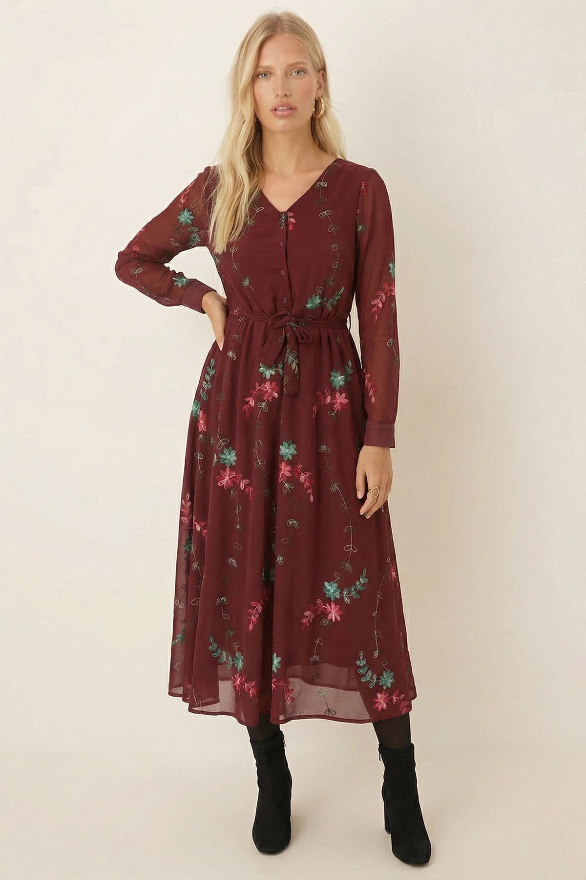 Kadın Bordo V Yaka Kemerli Astarlı Şifon Midi Boy Elbise ARM-26K001042