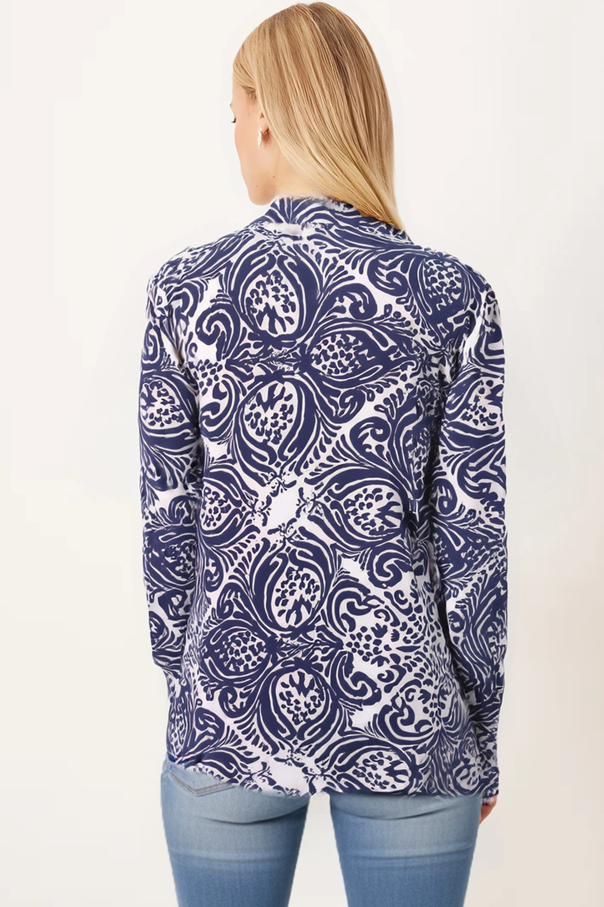 Kadın Lacivert-Beyaz Desenli Uzun Kollu Tesettür Gömlek ARM-26K001070