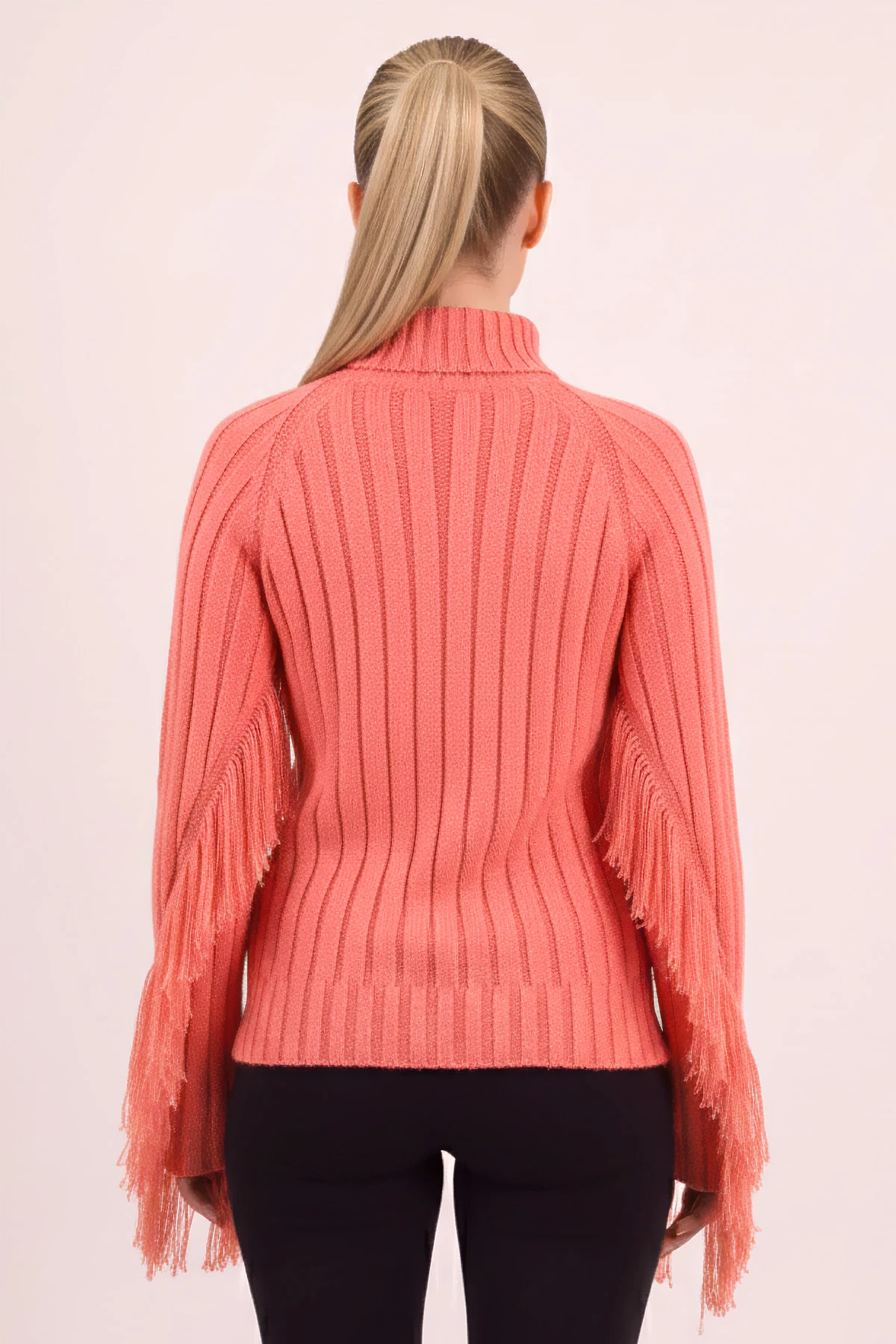 Kadın Mercan Balıkçı Yaka Kolları Püsküllü Taşlı Triko Kazak ARM-26K136007