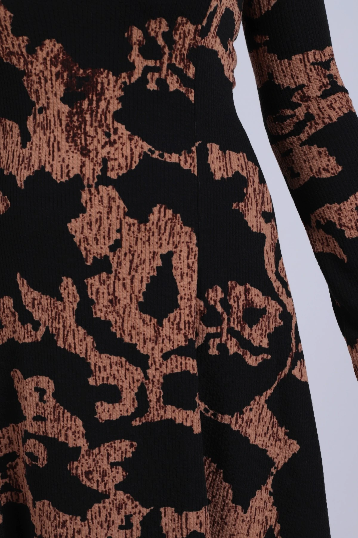 Kadın Siyah-Bej Sıfır Yaka Uzun Kollu Elbise ARM-26K001029