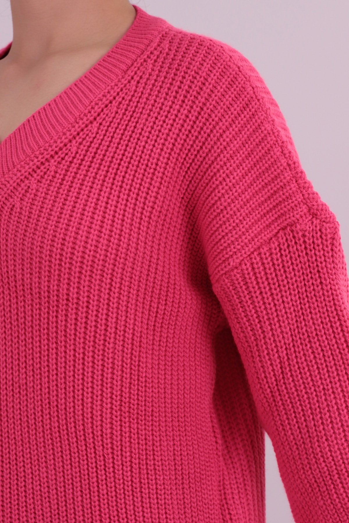 Kadın Fuşya V Yaka Triko Kazak ARM-26K136023