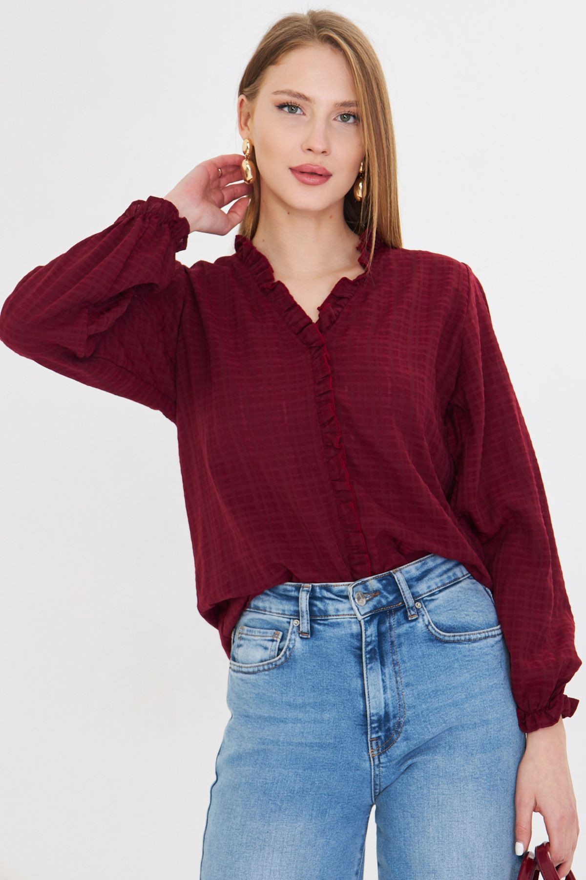 Kadın Bordo Yakası Ve Önü Fırfır Detaylı Kolları Lastikli Uzun Kollu Bluz ARM-25K001030