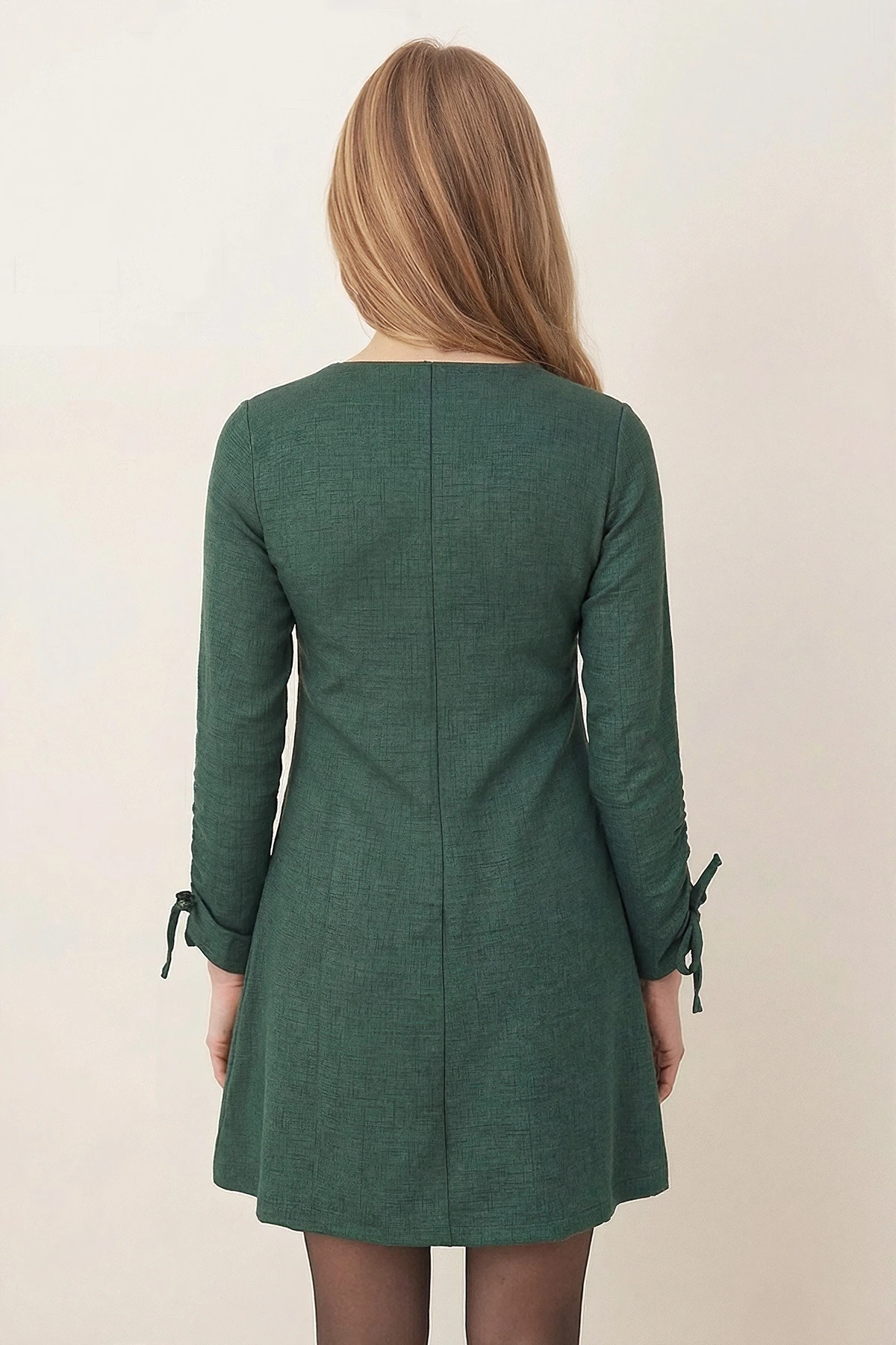 Kadın Koyu Yeşil Sıfır Yaka Kolları Büzgülü Kulplu Uzun Kol Elbise ARM-26K001033