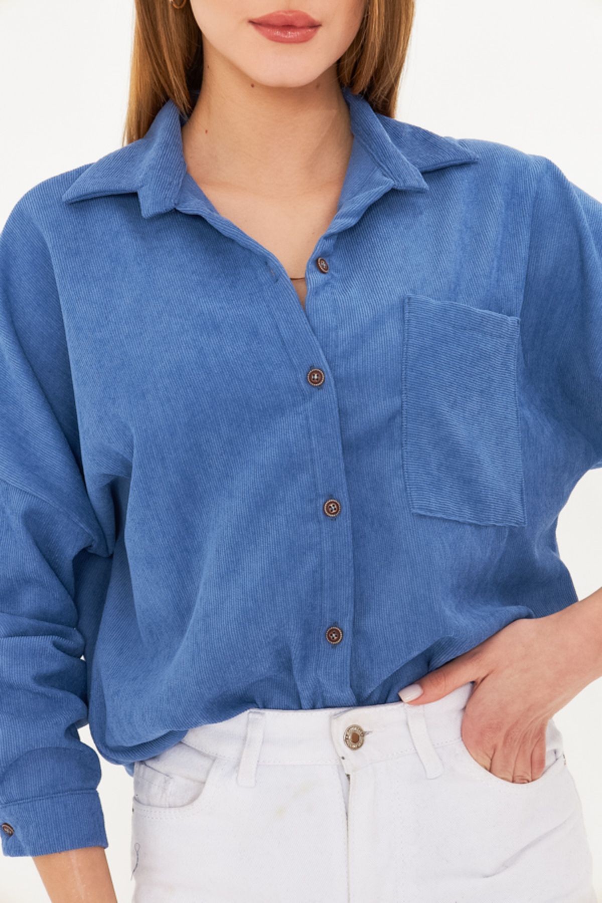 Kadın İndigo Cepli Oversize İnce Fitilli Kadife Gömlek ARM-24K001076