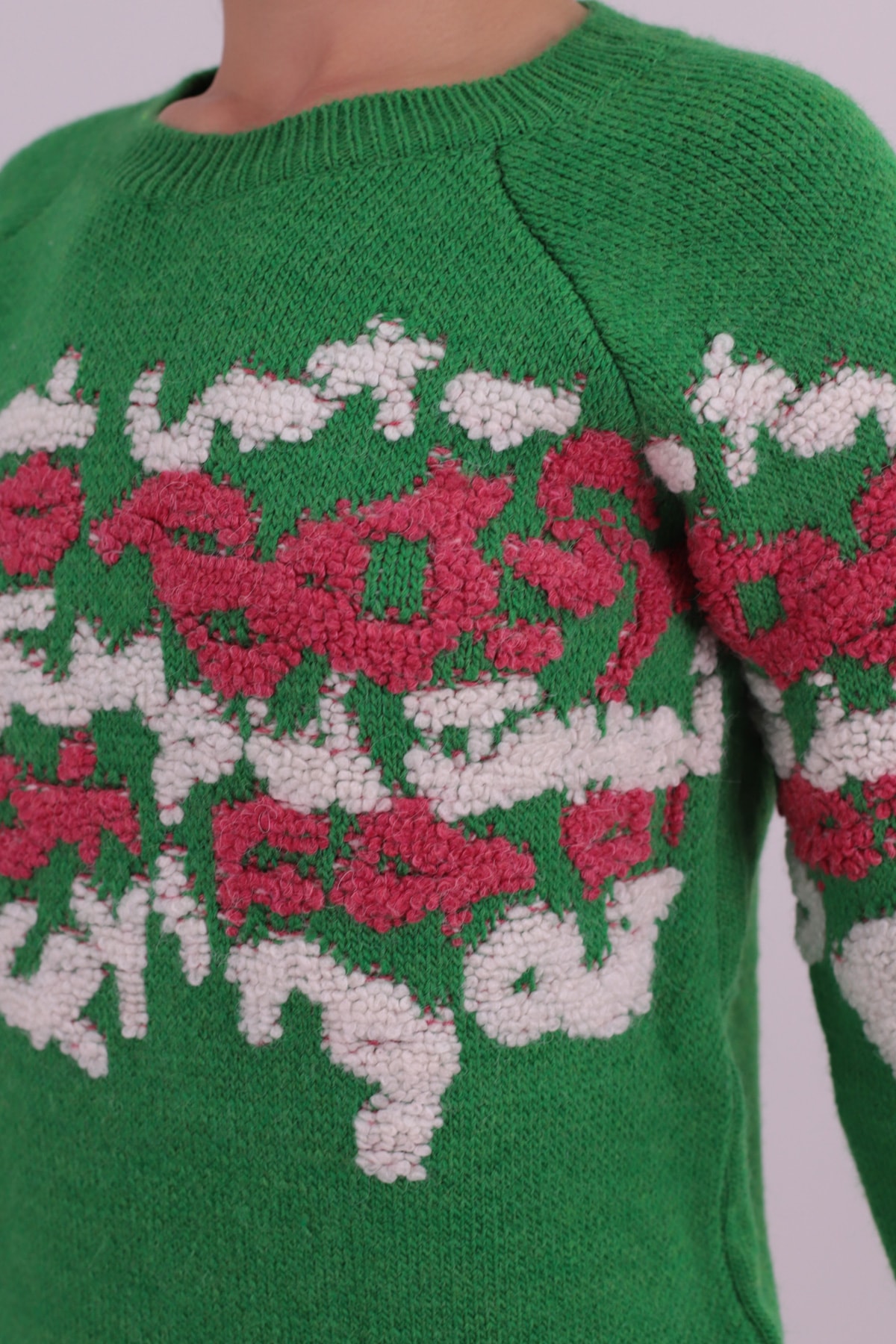 Kadın Fuşya-Yeşil Önü Kabartmalı Desen Triko Kazak ARM-26K136018