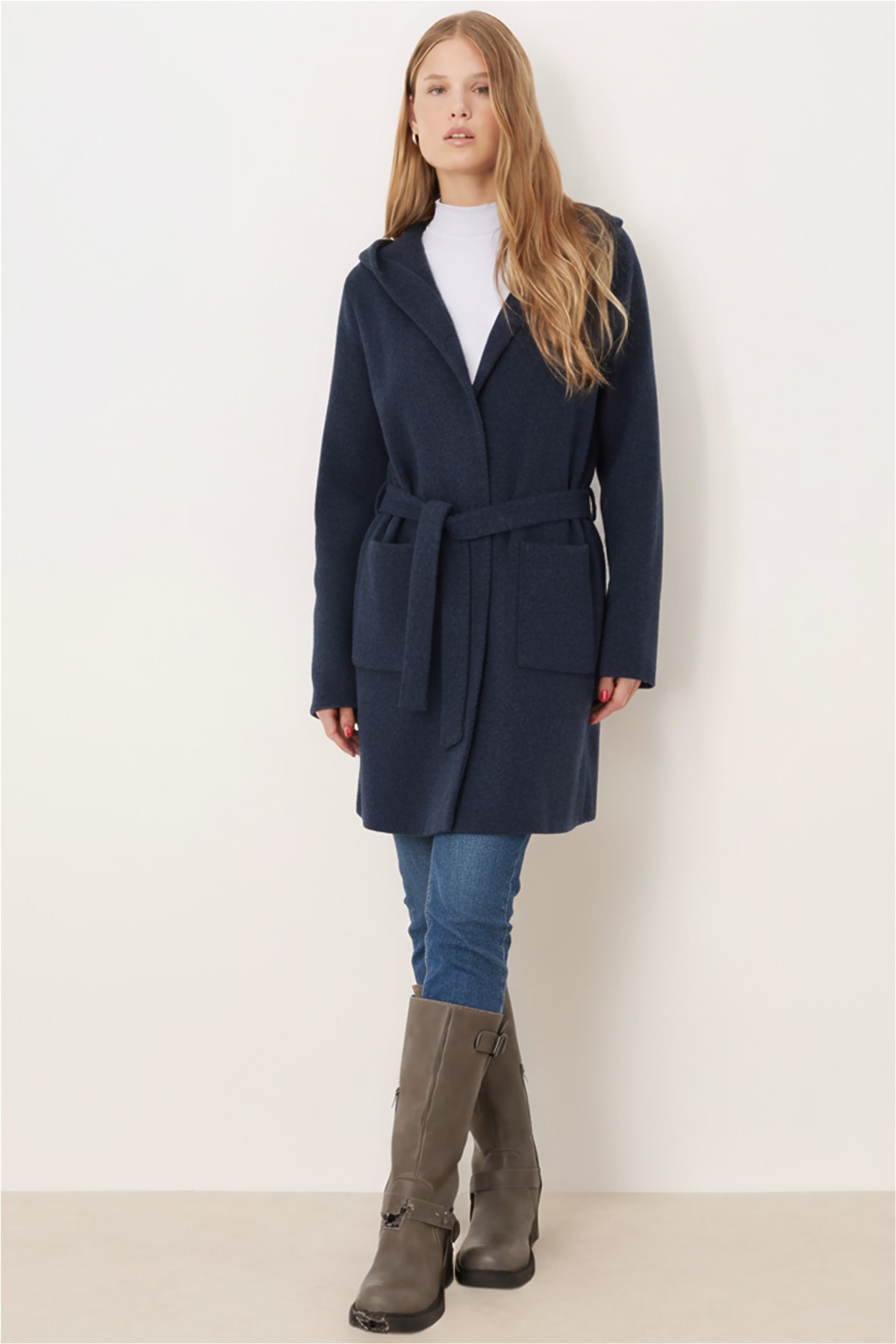 Kadın Koyu Mavi Beli Kuşaklı Cepli Kapüşonlu Oversize Kaşe Kaban ARM-26K001025