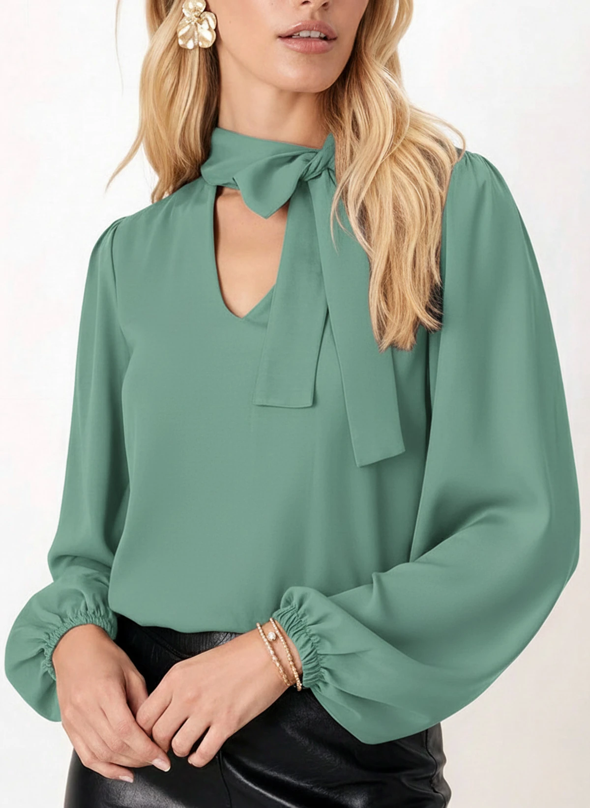 Kadın Açık Turkuaz Yakası Bağlamalı Kolu Lastikli Bluz ARM-25K001096