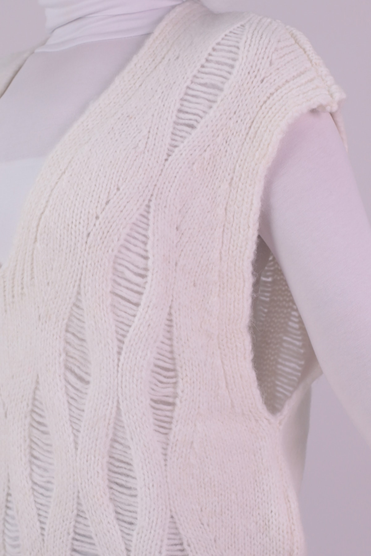 Kadın Ekru V Yaka Triko Süveter ARM-26K136014