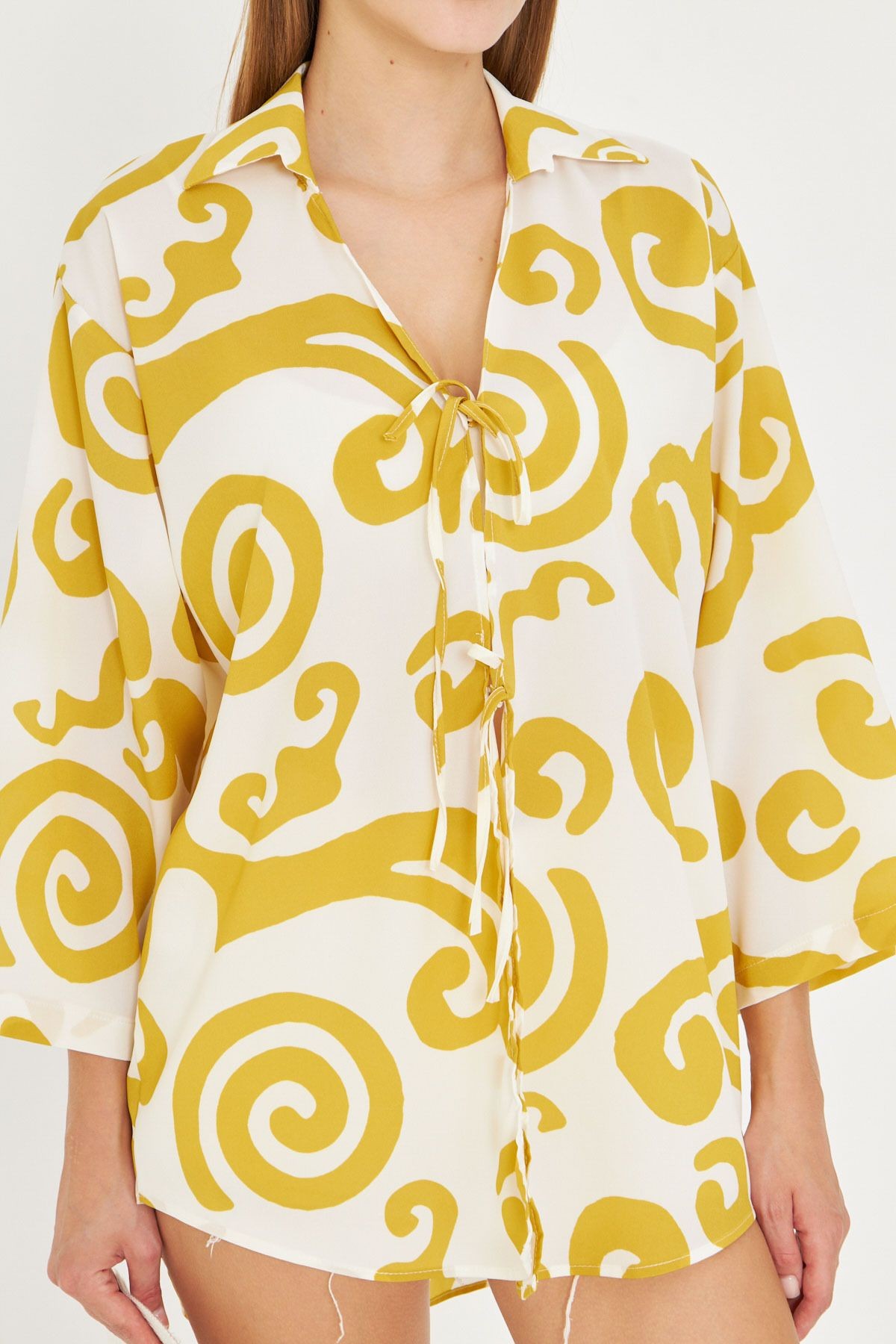 Kadın Sarı Gömlek Yakalı Önden Bağcıklı Kimono Gömlek ARM-25K001006